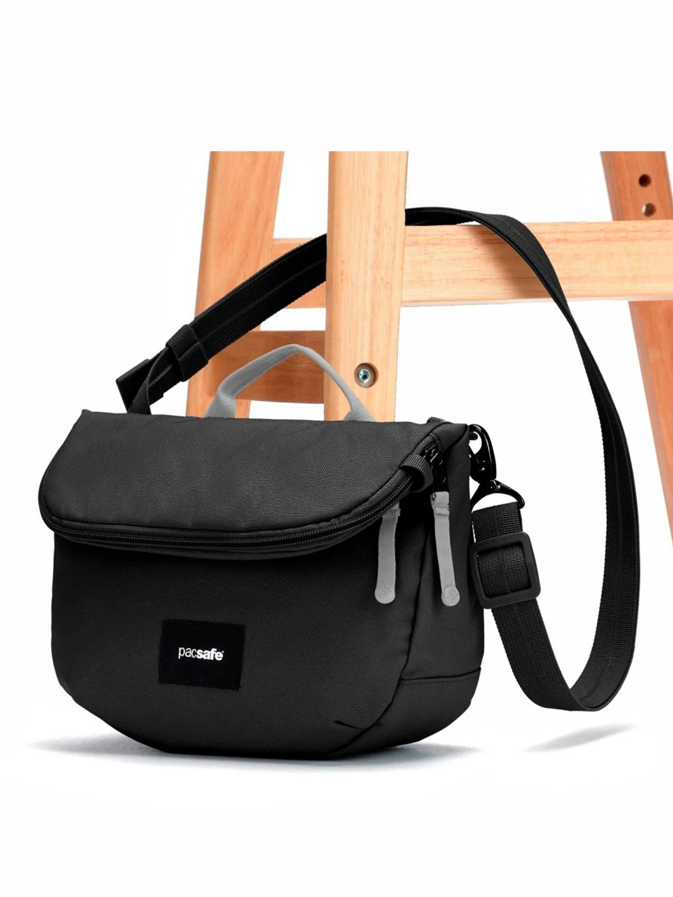 Сумки Pacsafe модель 35140130 Сумки Pacsafe модель 35140130 Фото