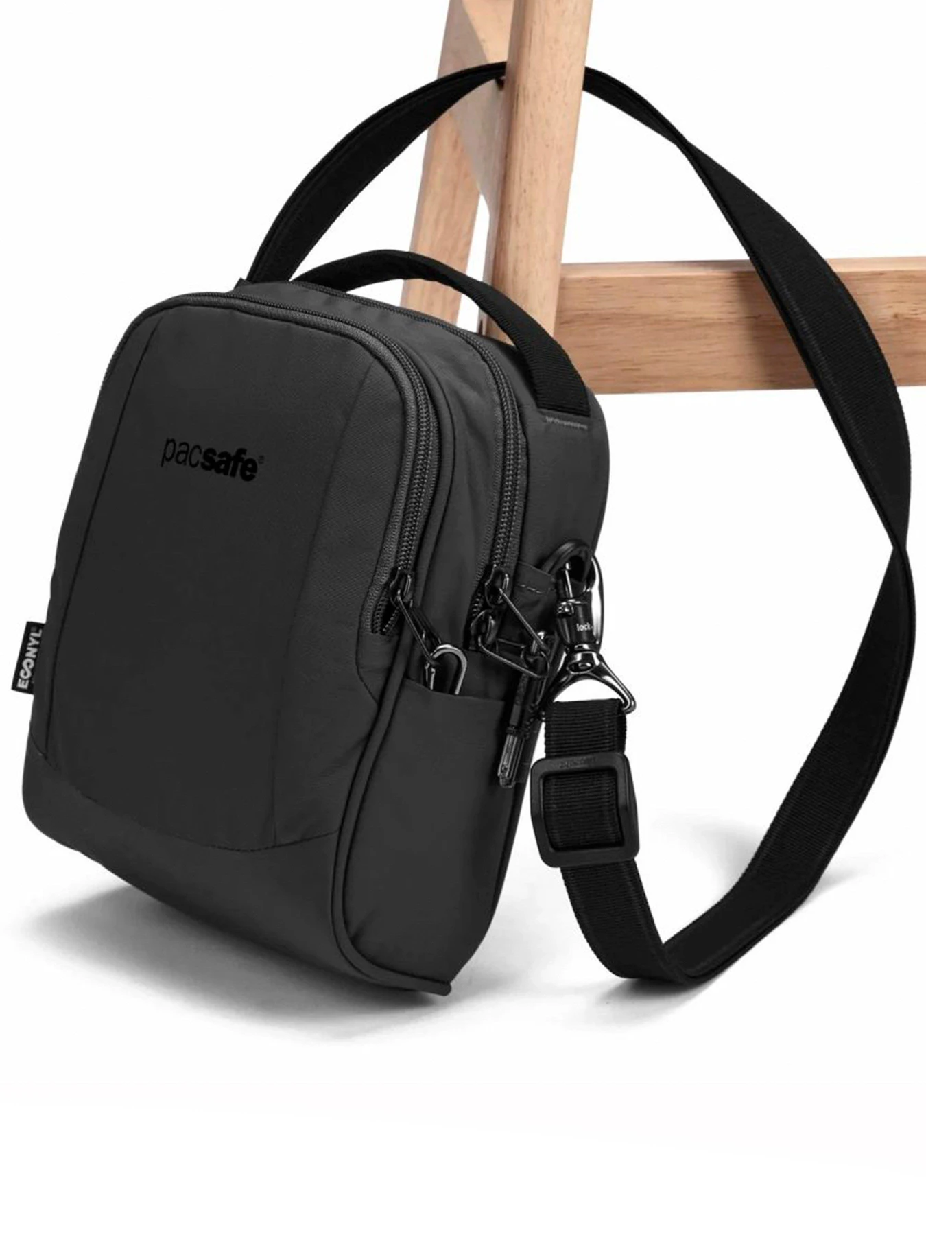Сумки Pacsafe Metrosafe модель 40131138 Сумки Pacsafe Metrosafe модель 40131138 Фото