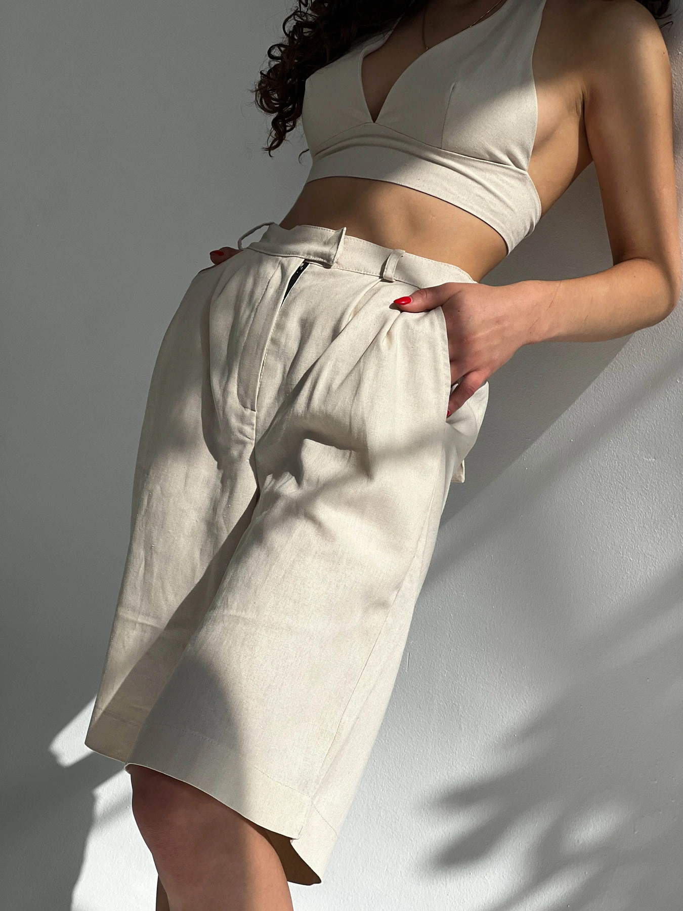 Шорти IJ модель bermudi-bej Шорти IJ модель bermudi-bej Фото