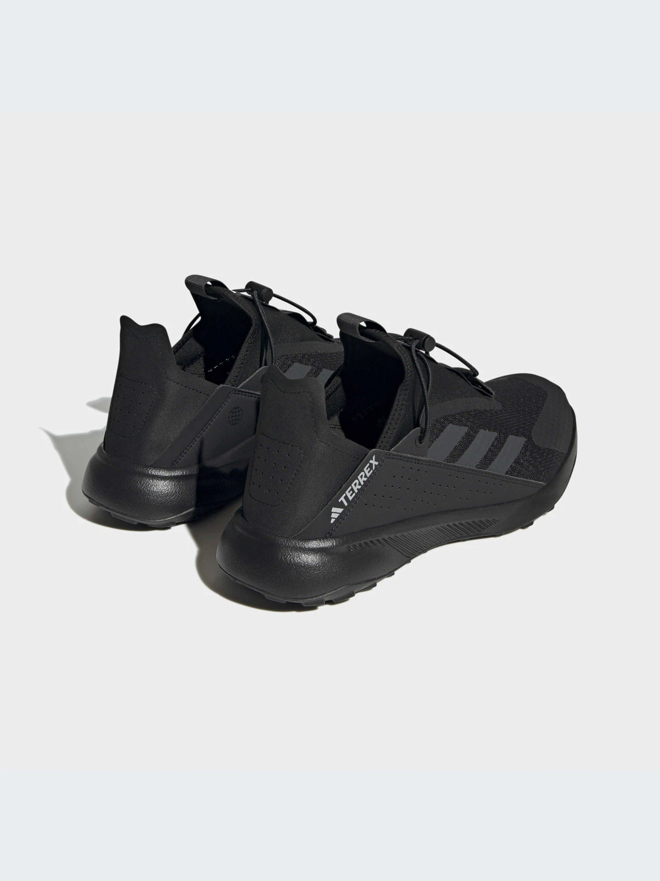 Кроссовки Adidas модель HP8623 Кроссовки Adidas модель HP8623 Фото
