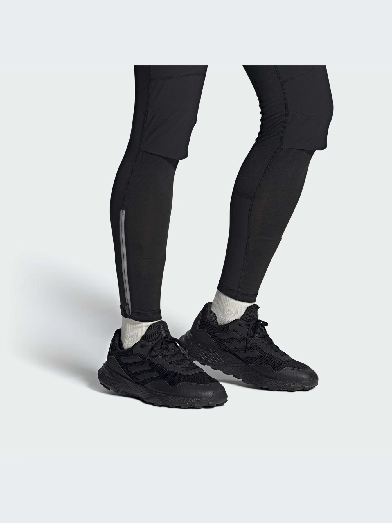 Кроссовки Adidas модель IE5906 Кроссовки Adidas модель IE5906 Фото