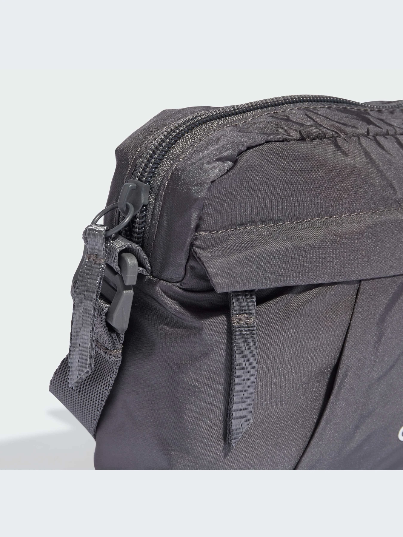 Сумки Adidas модель IM4236 Сумки Adidas модель IM4236 Фото