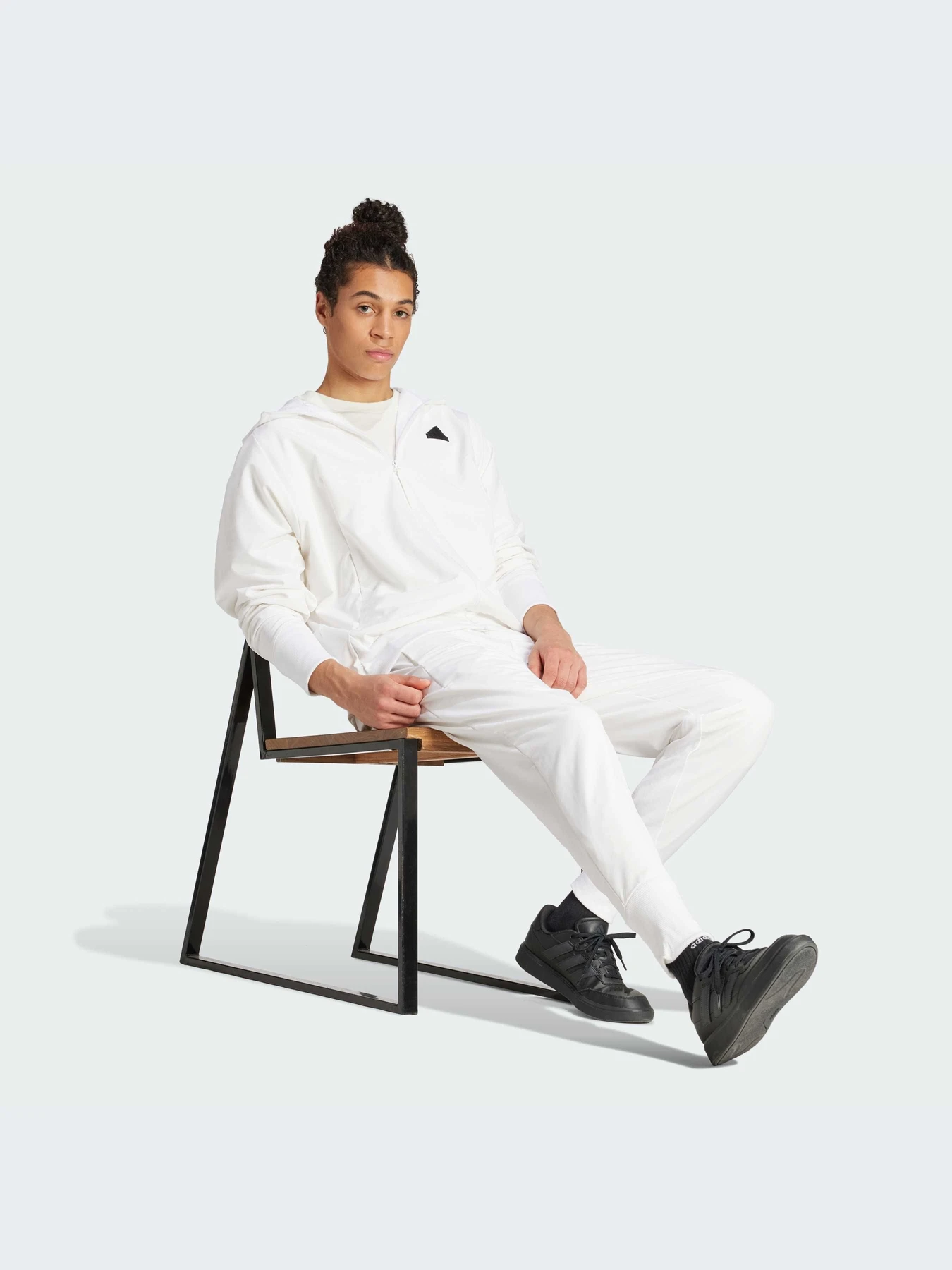Куртки та дублянки Adidas ZNE модель IN1843 Куртки та дублянки Adidas ZNE модель IN1843 Фото