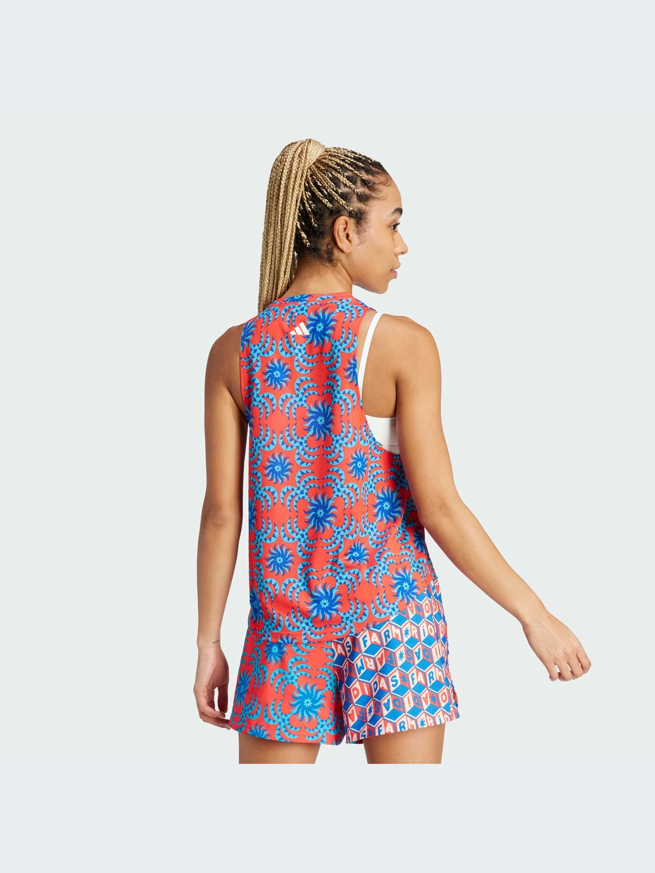 Футболки і поло Adidas модель IQ4494 Футболки і поло Adidas модель IQ4494 Фото