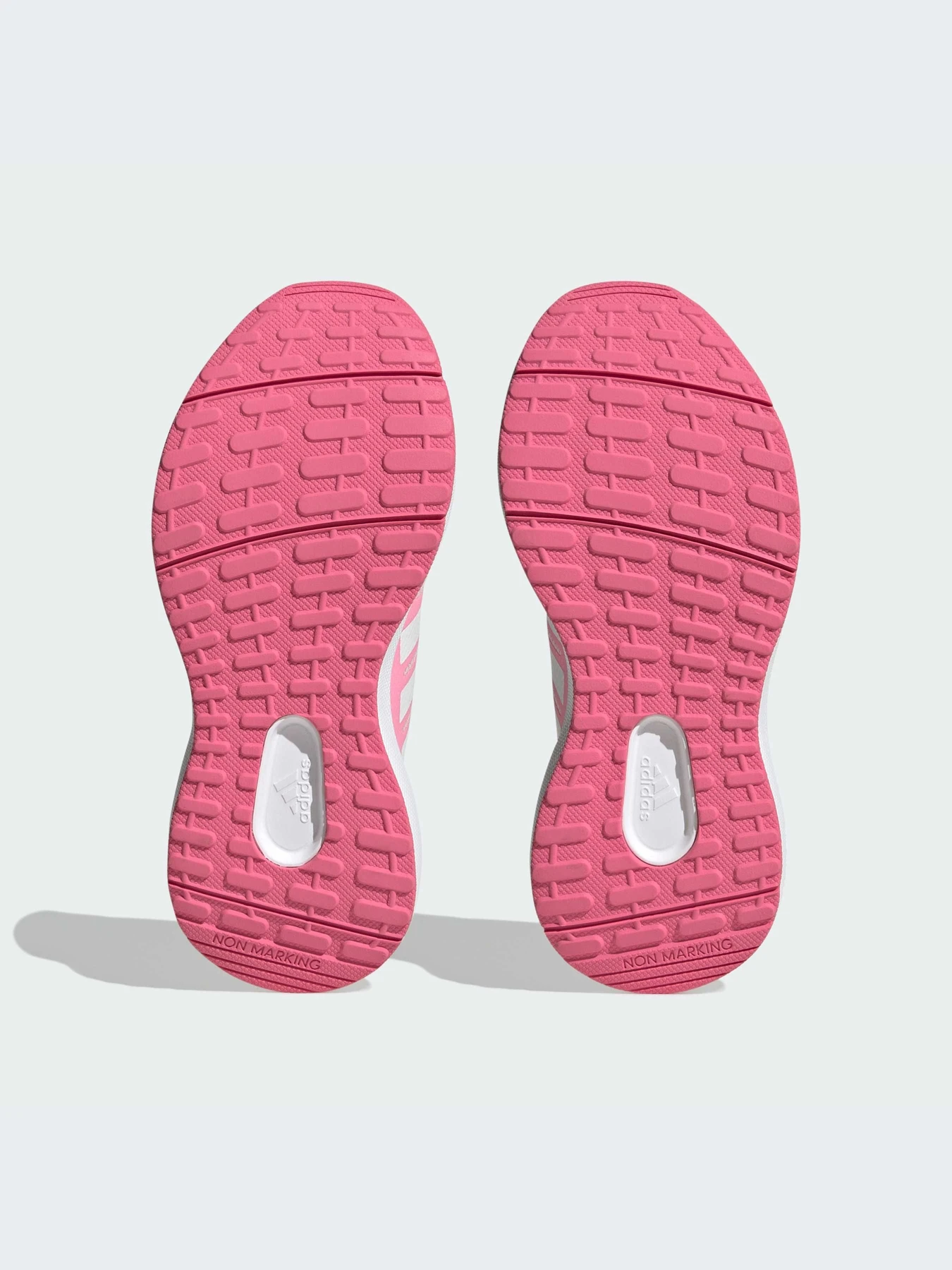 Кроссовки Adidas модель ID2361 Кроссовки Adidas модель ID2361 Фото