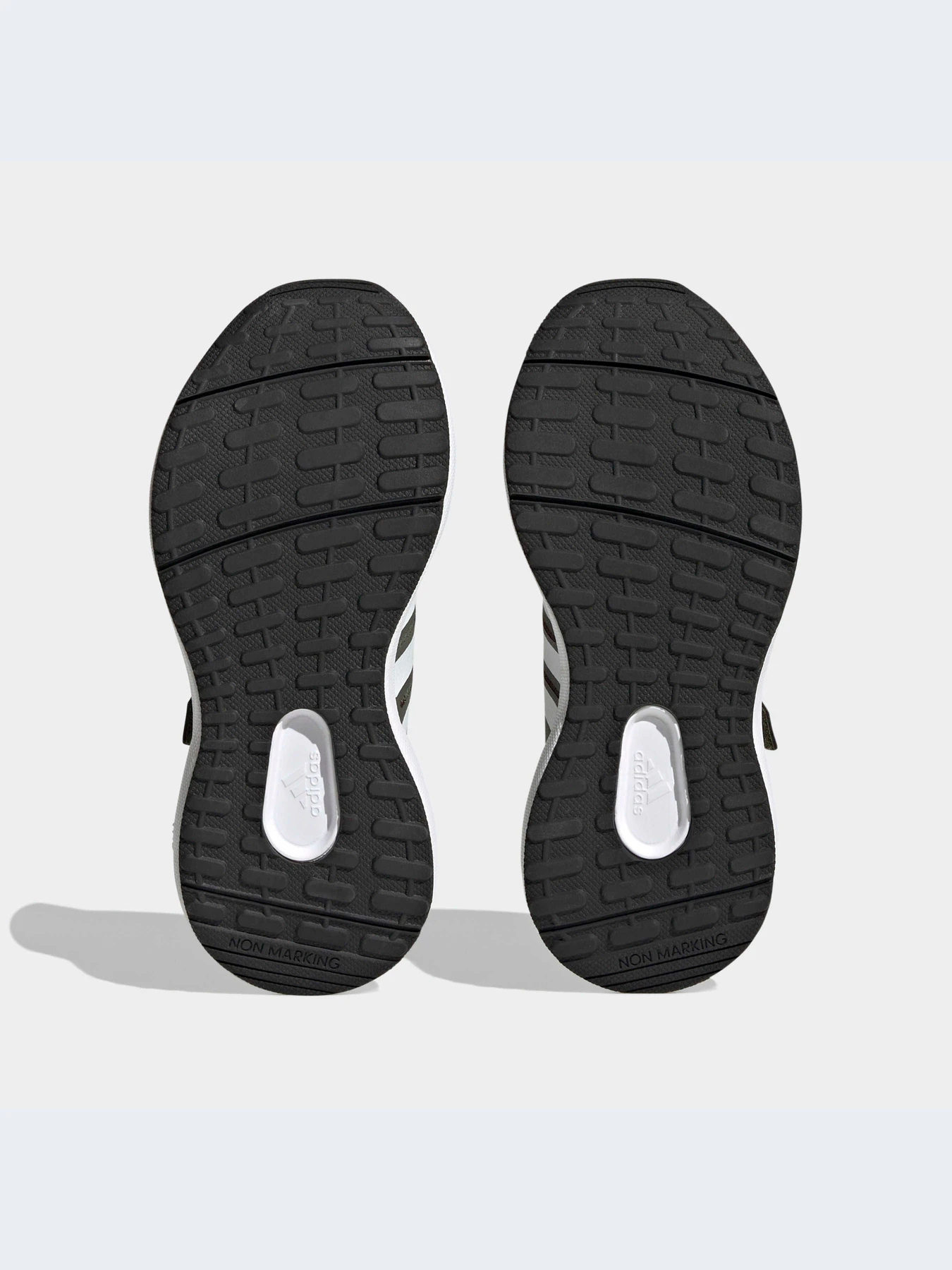 Кроссовки Adidas модель IE1973 Фото