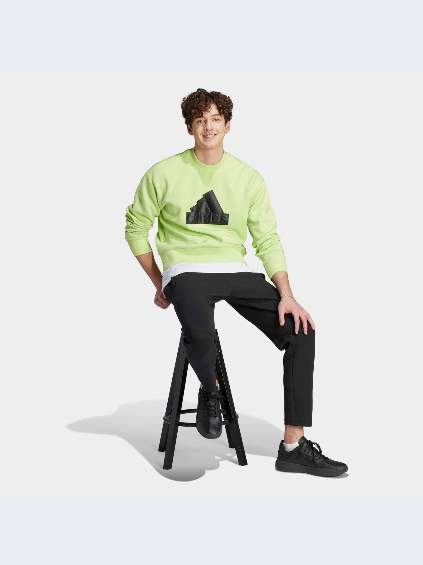 Худи и свитшоты Adidas модель IJ6403 Худи и свитшоты Adidas модель IJ6403 Фото