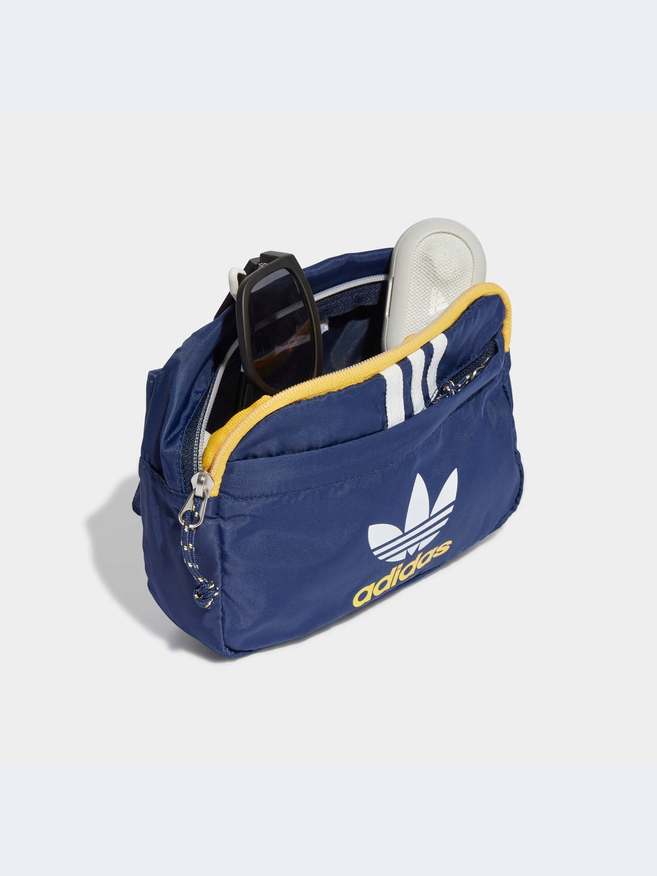 Сумки Adidas Adicolor модель IL4835 Сумки Adidas Adicolor модель IL4835 Фото