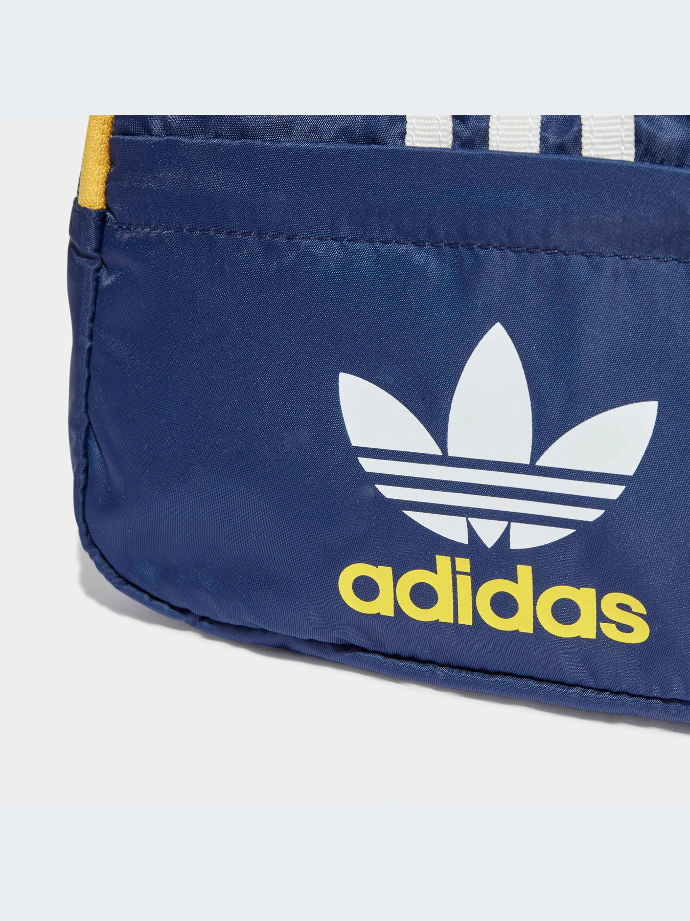 Сумки Adidas Adicolor модель IL4835 Сумки Adidas Adicolor модель IL4835 Фото