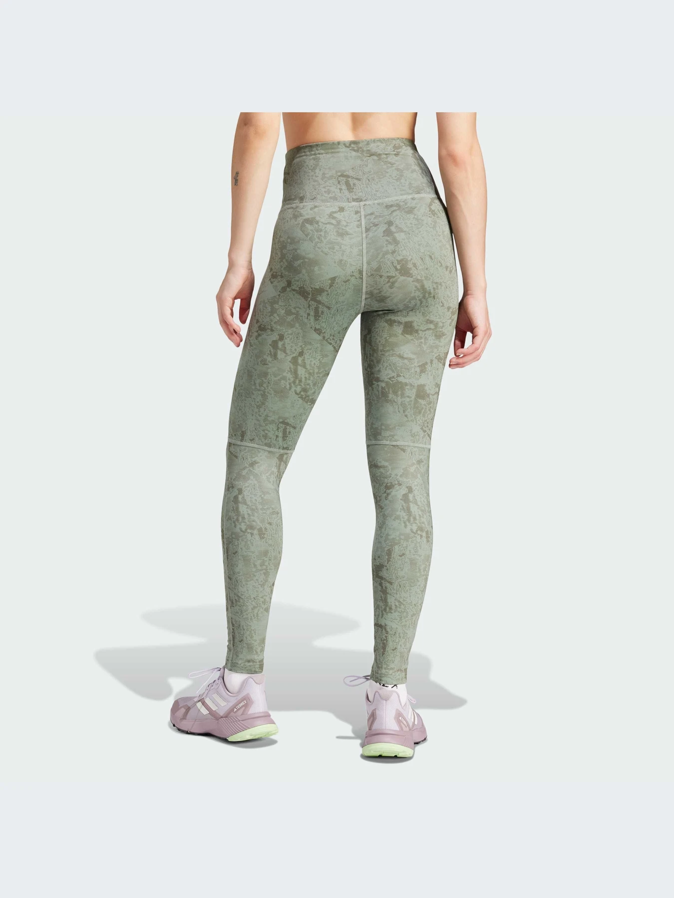 Брюки Adidas модель IP6875 Брюки Adidas модель IP6875 Фото