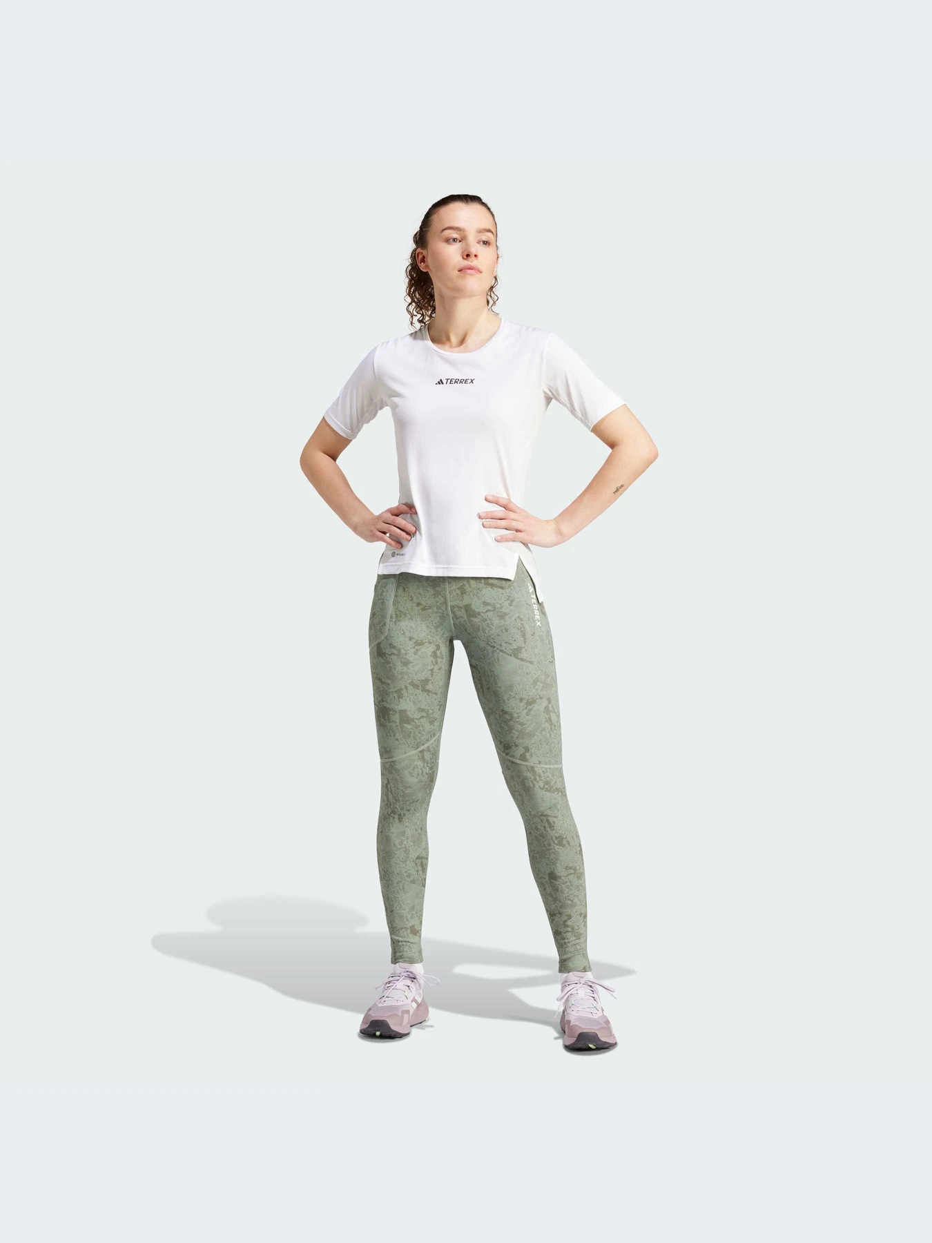 Брюки Adidas модель IP6875 Брюки Adidas модель IP6875 Фото