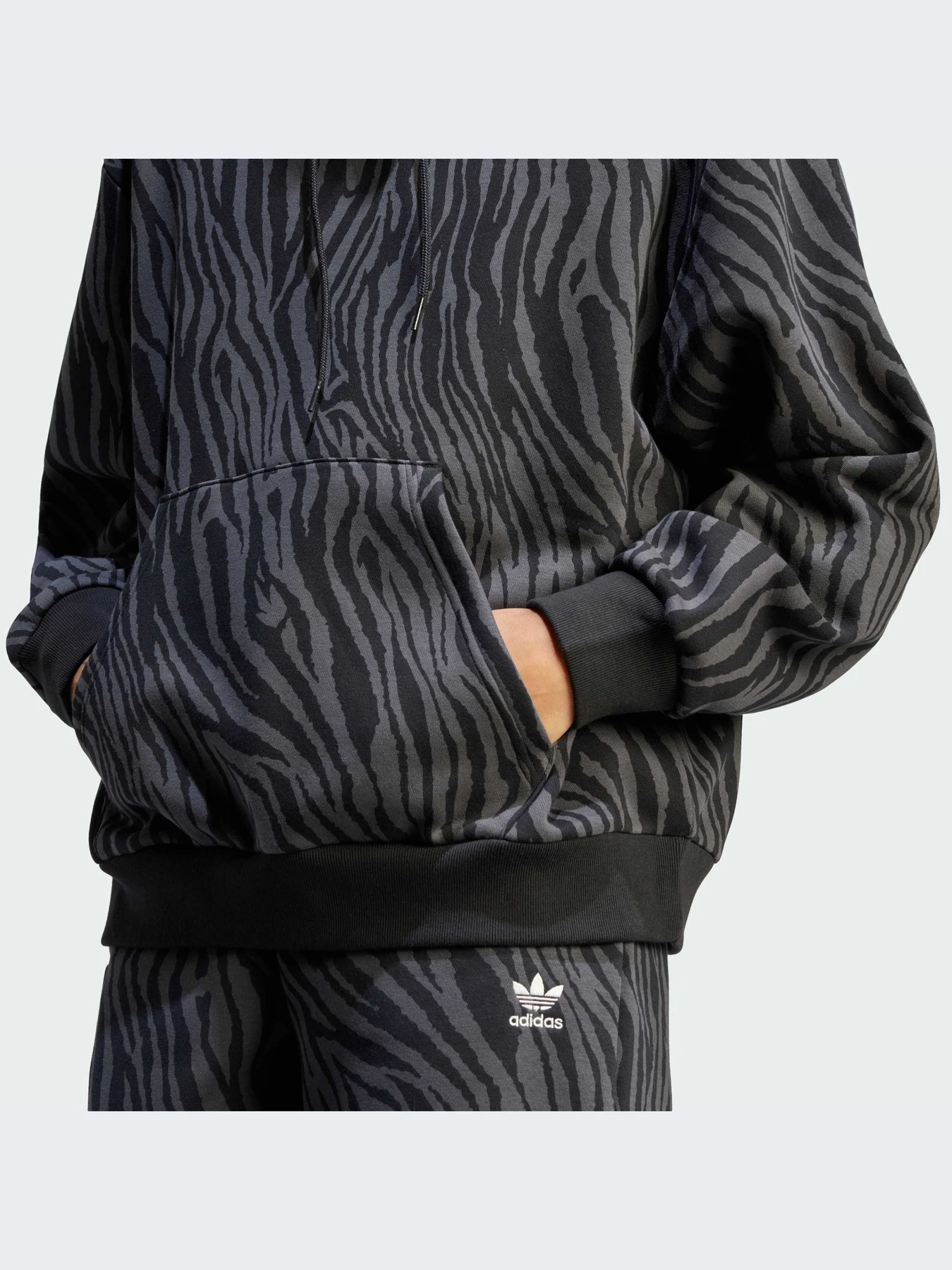 Худі та світшоти Adidas Graphics модель IJ5604 Худі та світшоти Adidas Graphics модель IJ5604 Фото