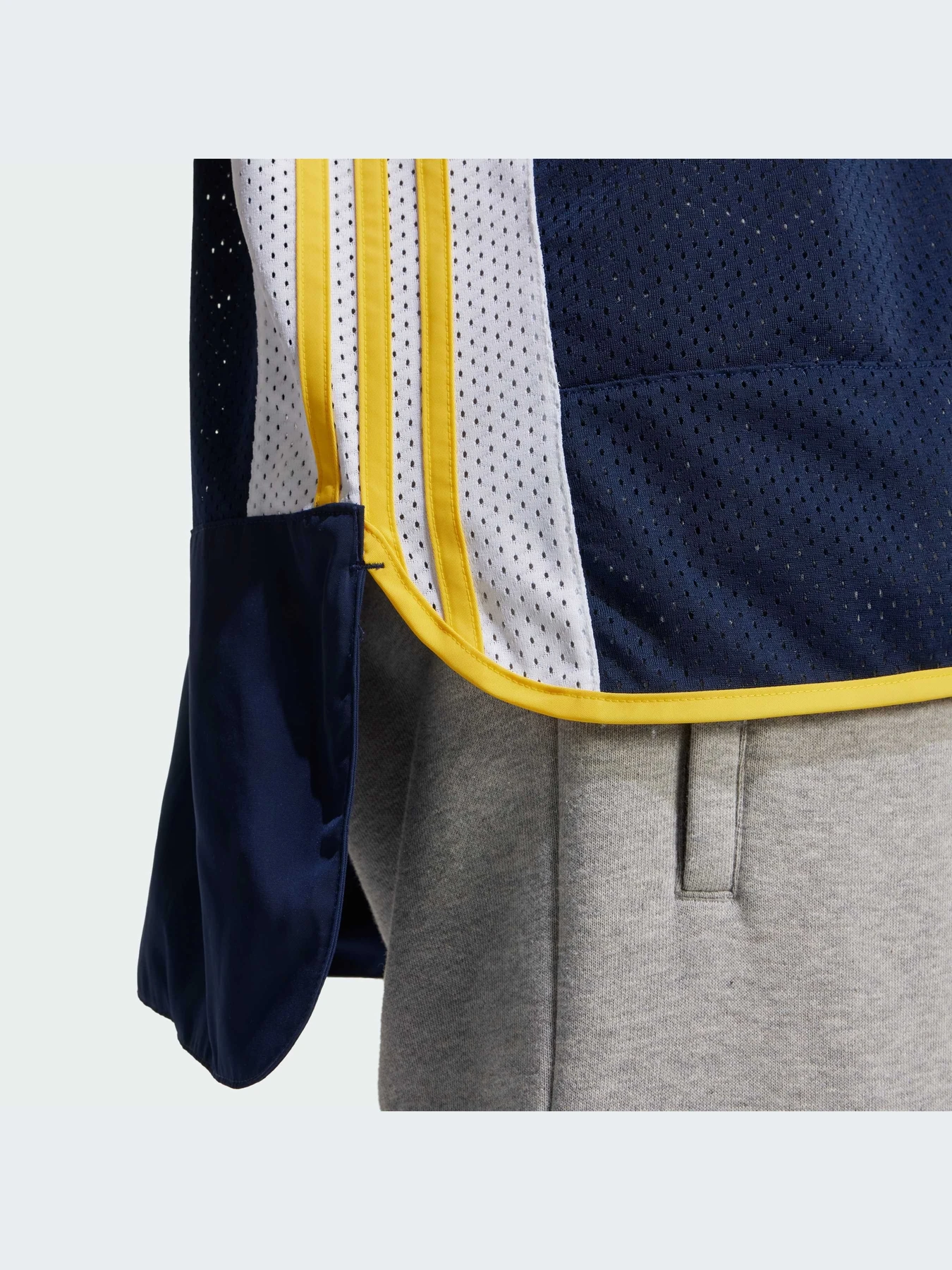Футболки и поло Adidas Adicolor модель IU2361 Футболки и поло Adidas Adicolor модель IU2361 Фото