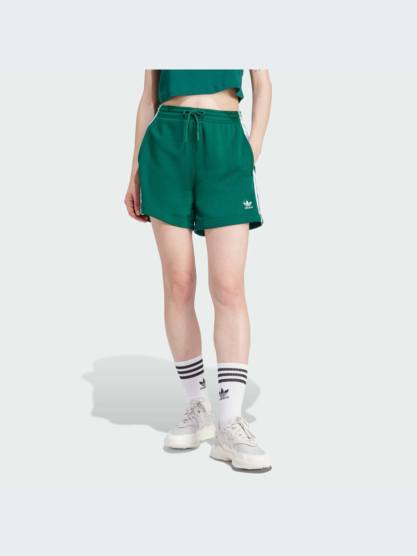 Шорты Adidas Adicolor модель IP0695 Шорты Adidas Adicolor модель IP0695 Фото