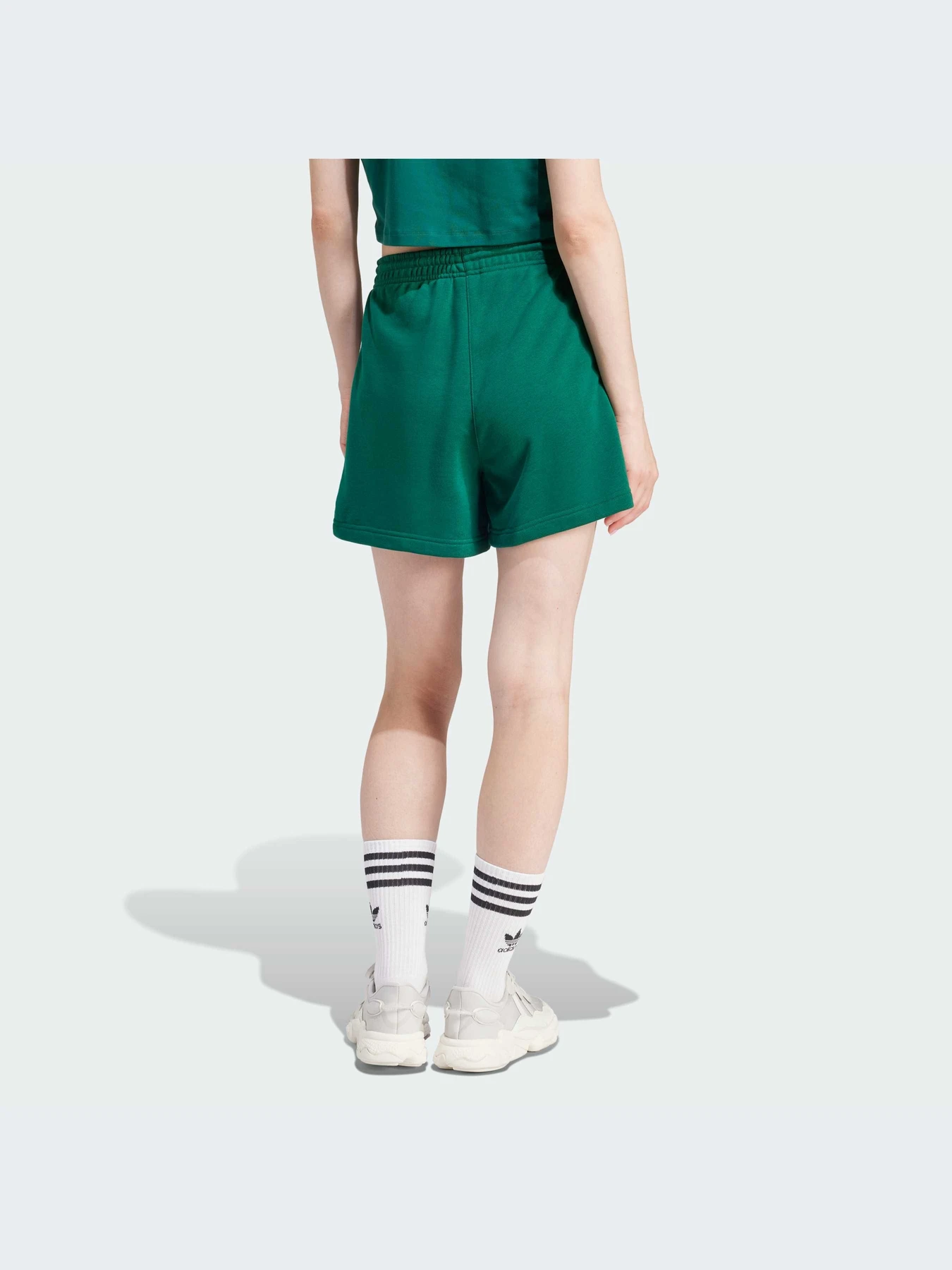 Шорты Adidas Adicolor модель IP0695 Шорты Adidas Adicolor модель IP0695 Фото