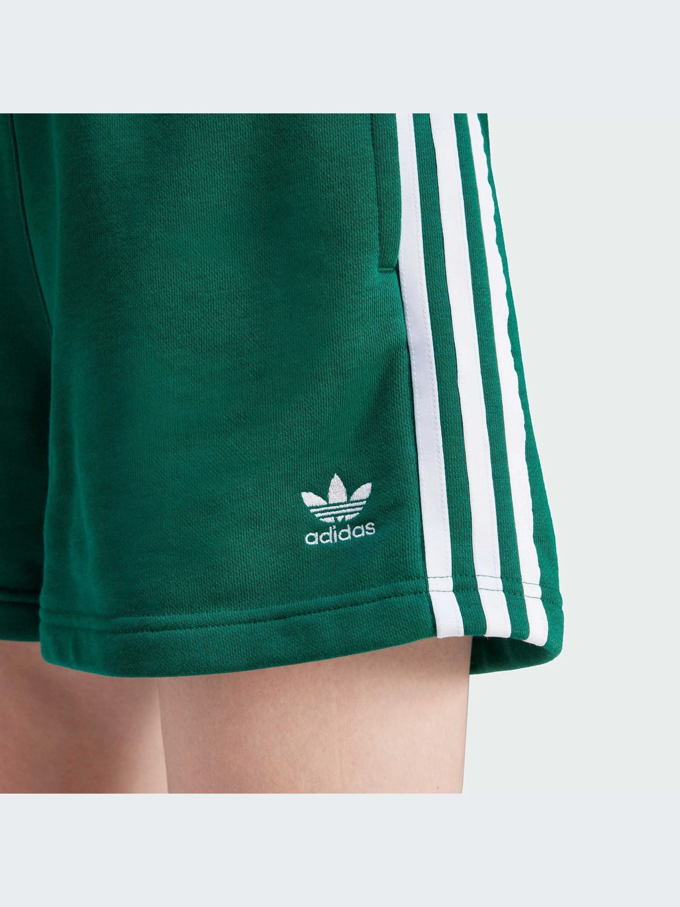 Шорты Adidas Adicolor модель IP0695 Шорты Adidas Adicolor модель IP0695 Фото