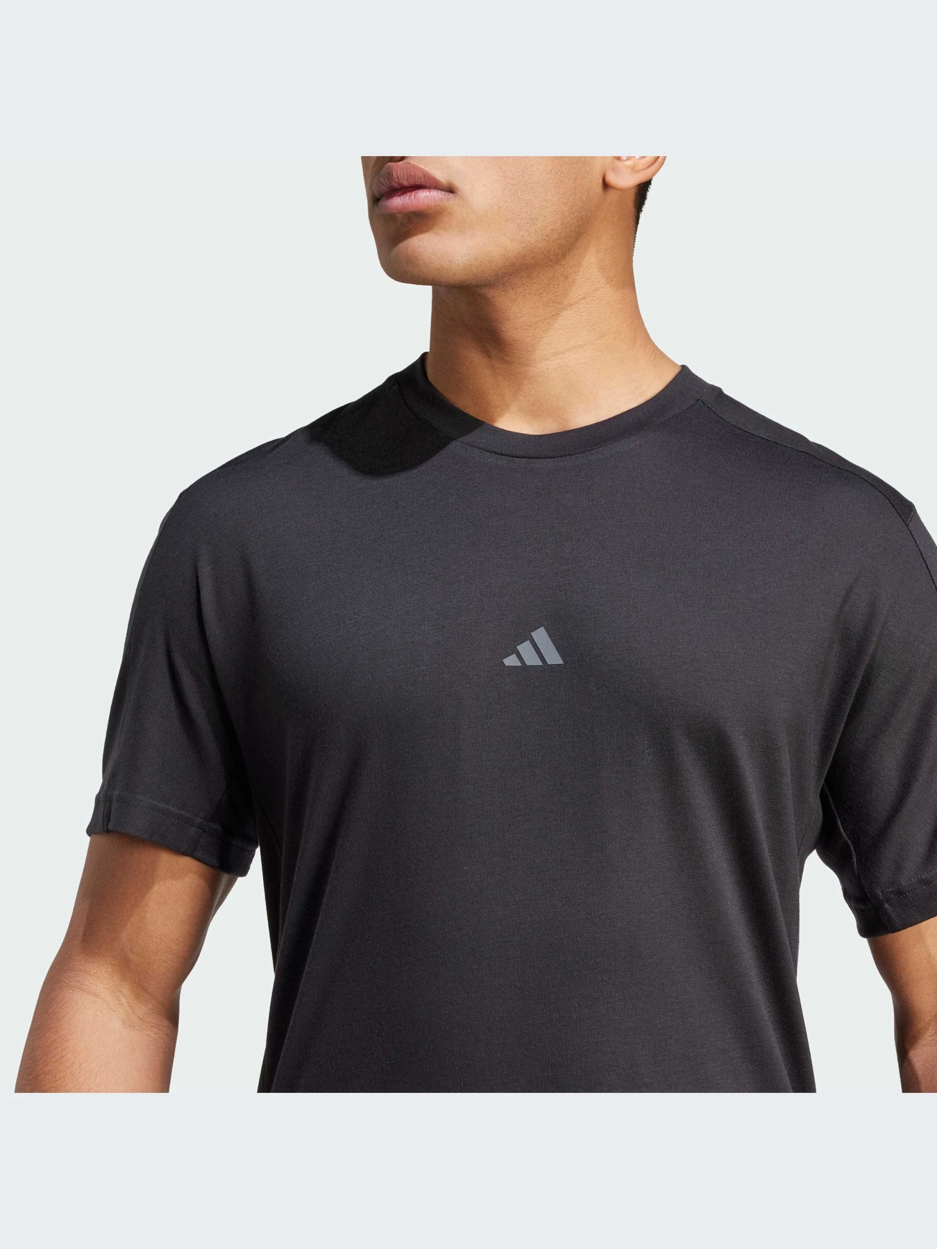 Футболки и поло Adidas модель IR9481 Футболки и поло Adidas модель IR9481 Фото
