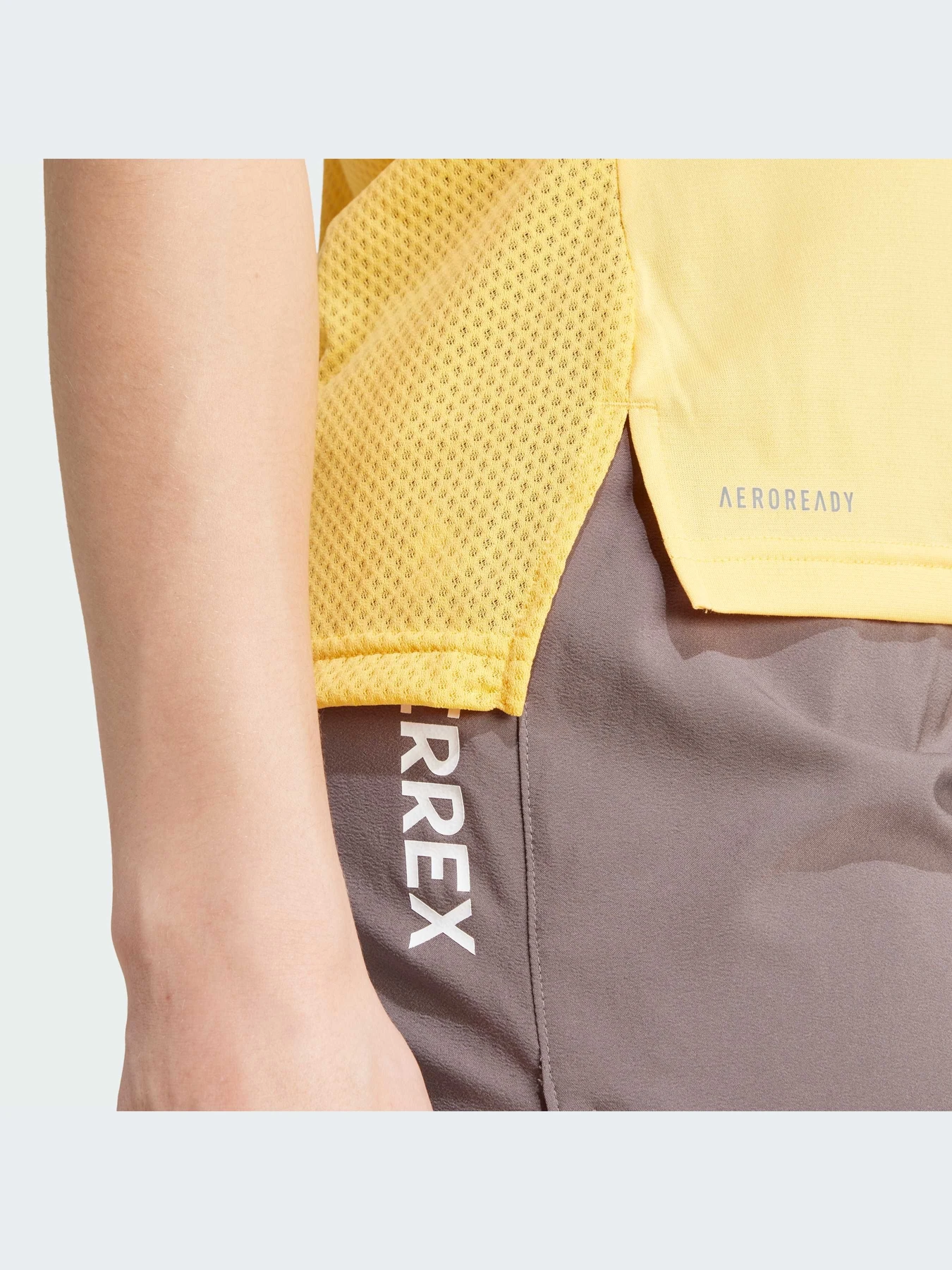 Футболки и поло Adidas Terrex модель IP4823 Футболки и поло Adidas Terrex модель IP4823 Фото