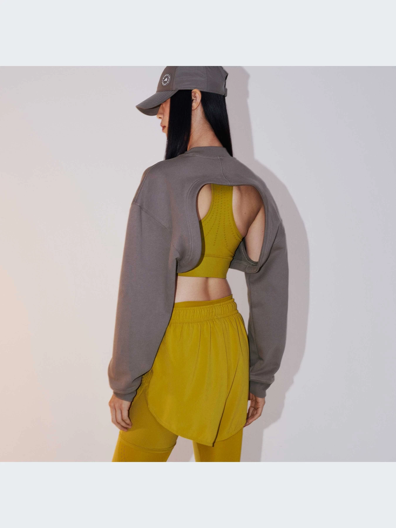 Худи и свитшоты Adidas by Stella McCartney модель IT8278 Худи и свитшоты Adidas by Stella McCartney модель IT8278 Фото