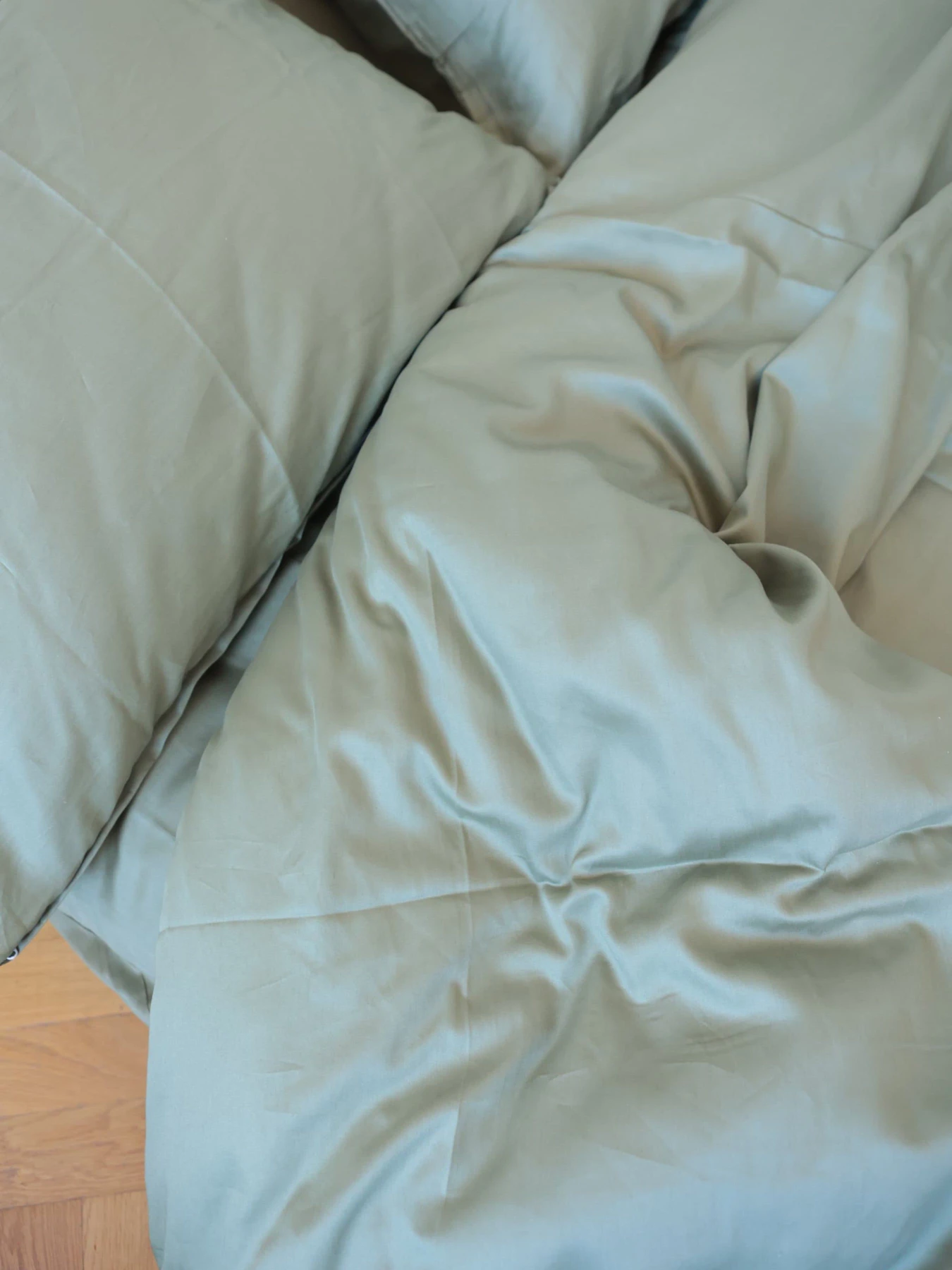 Комплект постельного белья с ткани Сатин Оливковый цвет BedclozZzes модель 4233 Комплект постельного белья с ткани Сатин Оливковый цвет BedclozZzes модель 4233 Фото