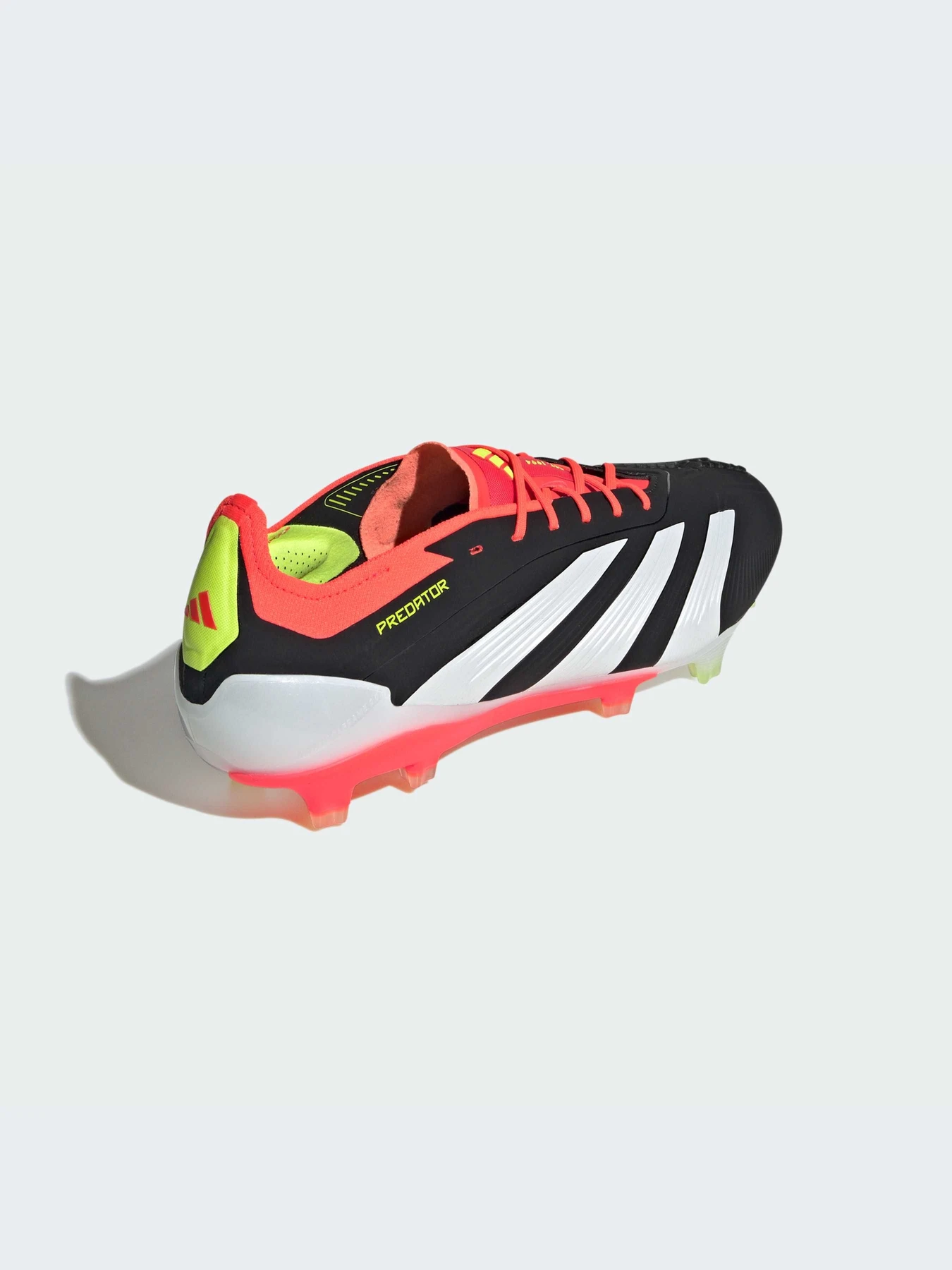 Кроссовки Adidas Predator модель IE1802 Фото