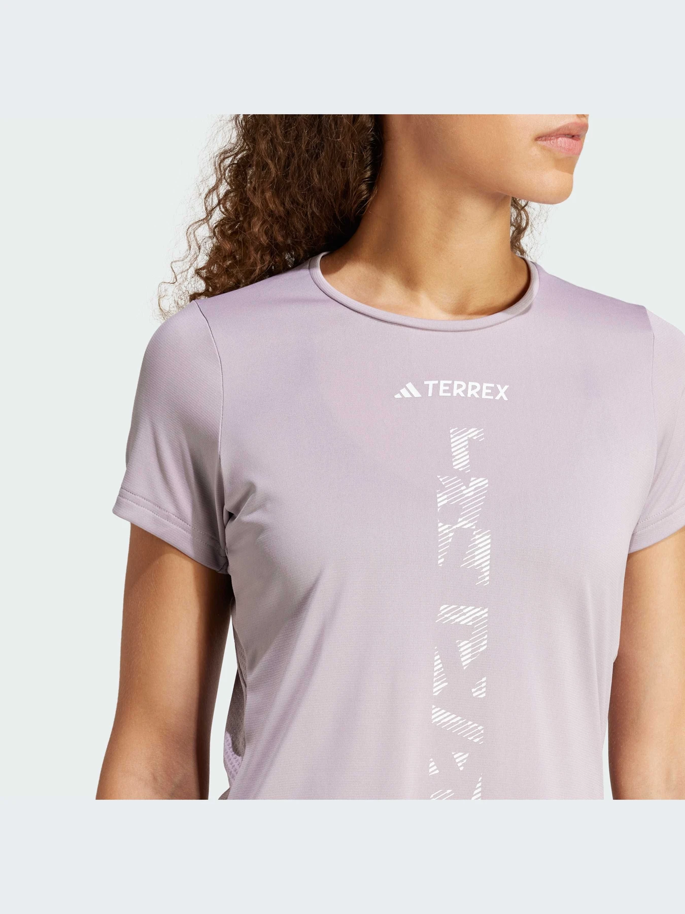 Футболки и поло Adidas Terrex модель IP4821 Футболки и поло Adidas Terrex модель IP4821 Фото