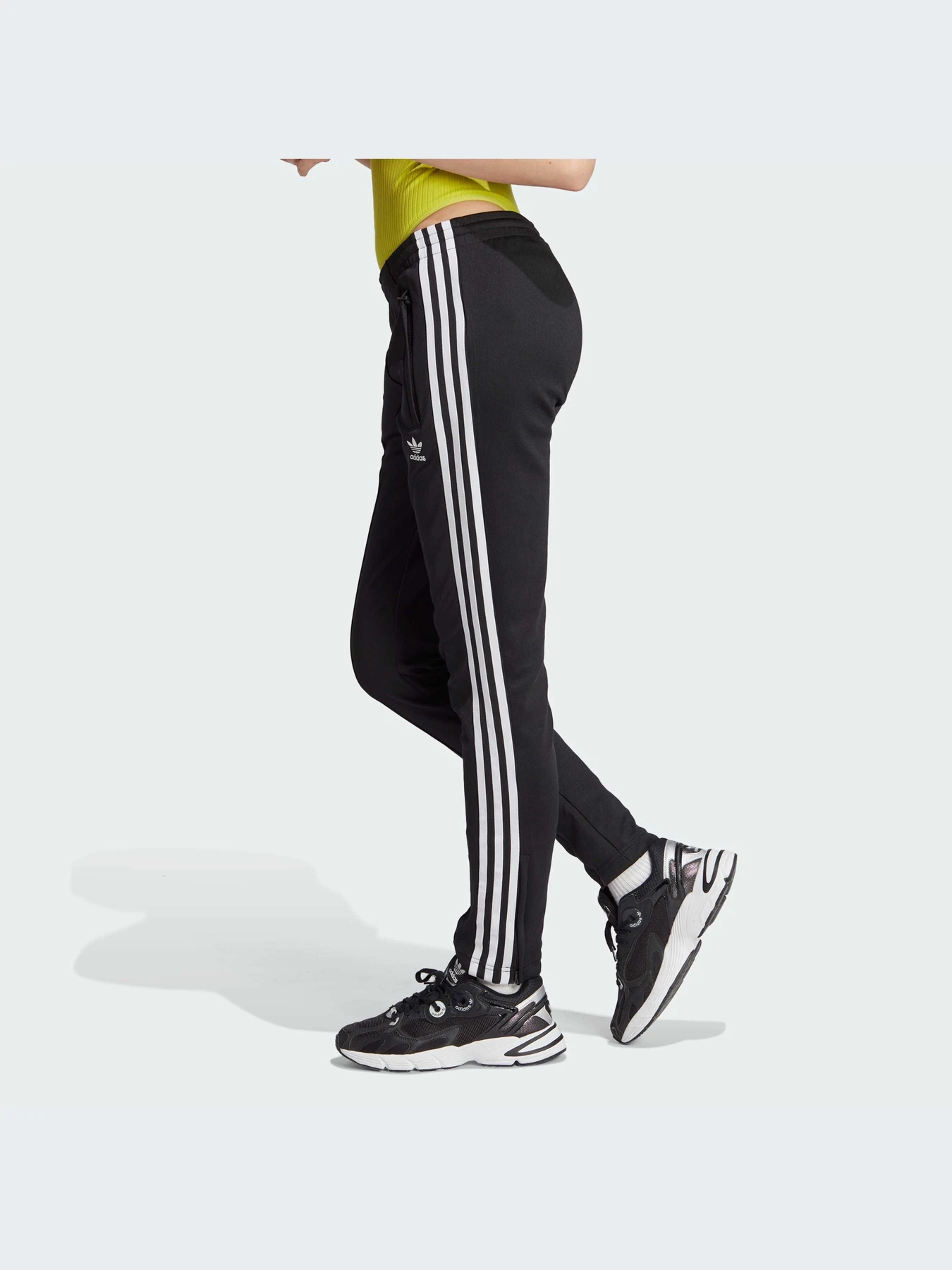 Брюки Adidas модель IK6600 Брюки Adidas модель IK6600 Фото