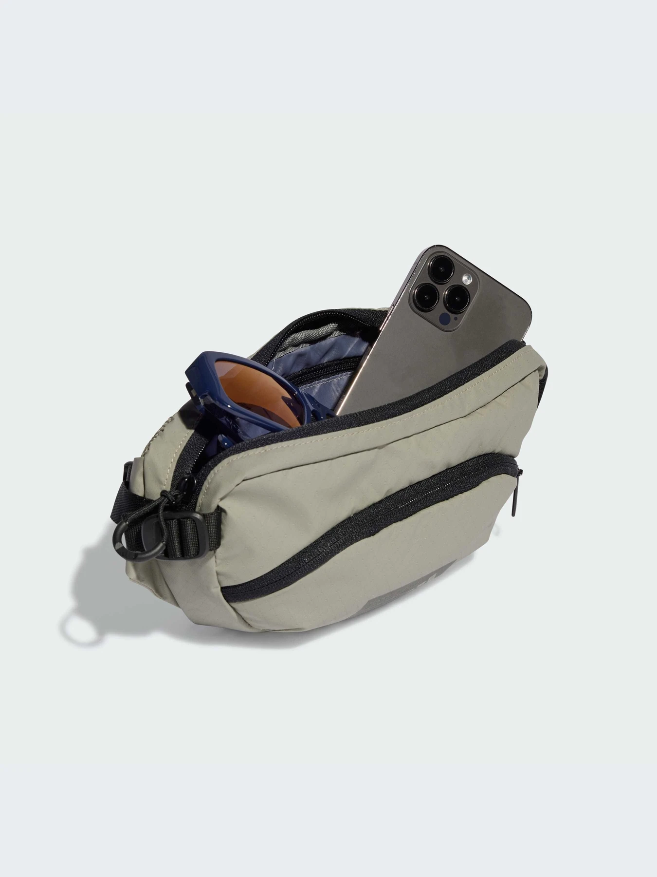 Сумки Adidas модель IQ0906 Сумки Adidas модель IQ0906 Фото