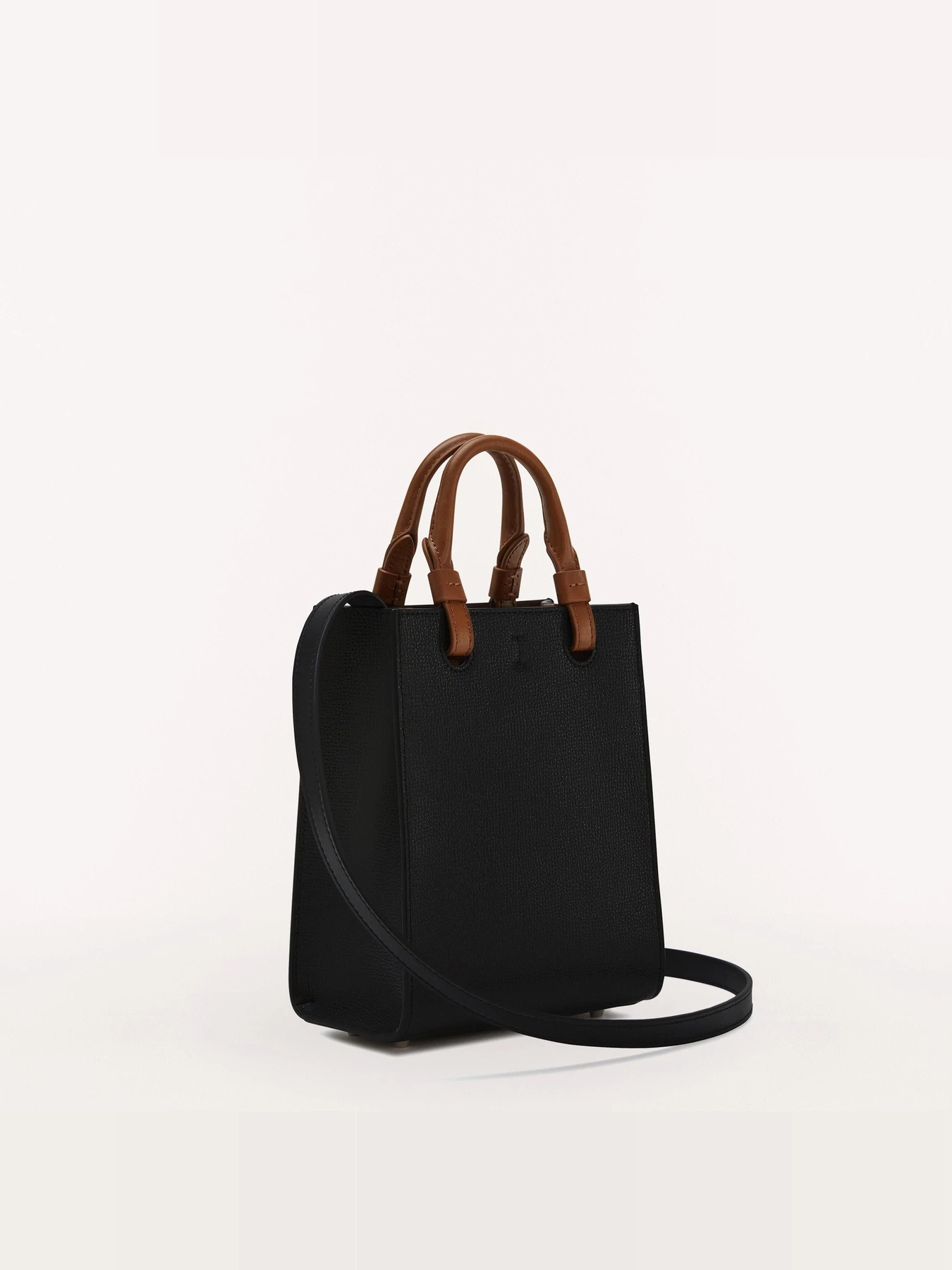 Сумки Furla модель WB00729BX1230E05001057 Сумки Furla модель WB00729BX1230E05001057 Фото