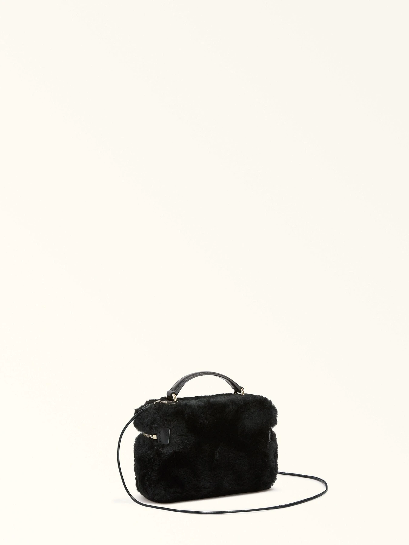 Сумки Furla CAMELIA MICRO VANITY CASE CROSSBODY модель WE00510BX2277O60001007 Сумки Furla CAMELIA MICRO VANITY CASE CROSSBODY модель WE00510BX2277O60001007 Фото