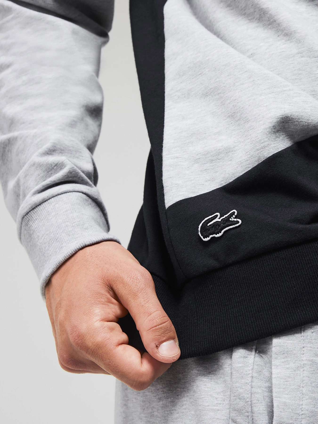 Худи и свитшоты Lacoste модель SH8024EJ7 Фото