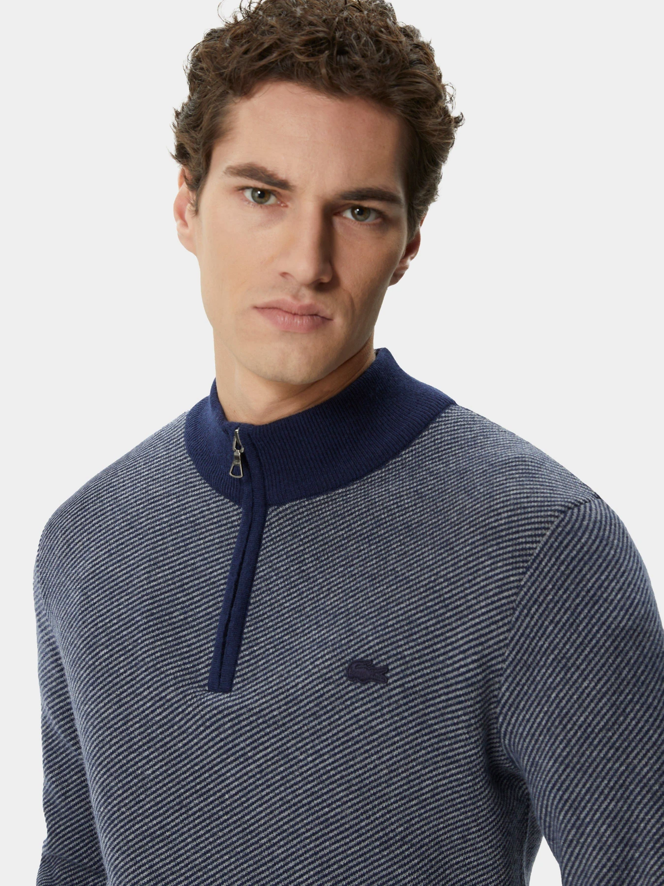 Худи и свитшоты Lacoste модель AH232222L Фото