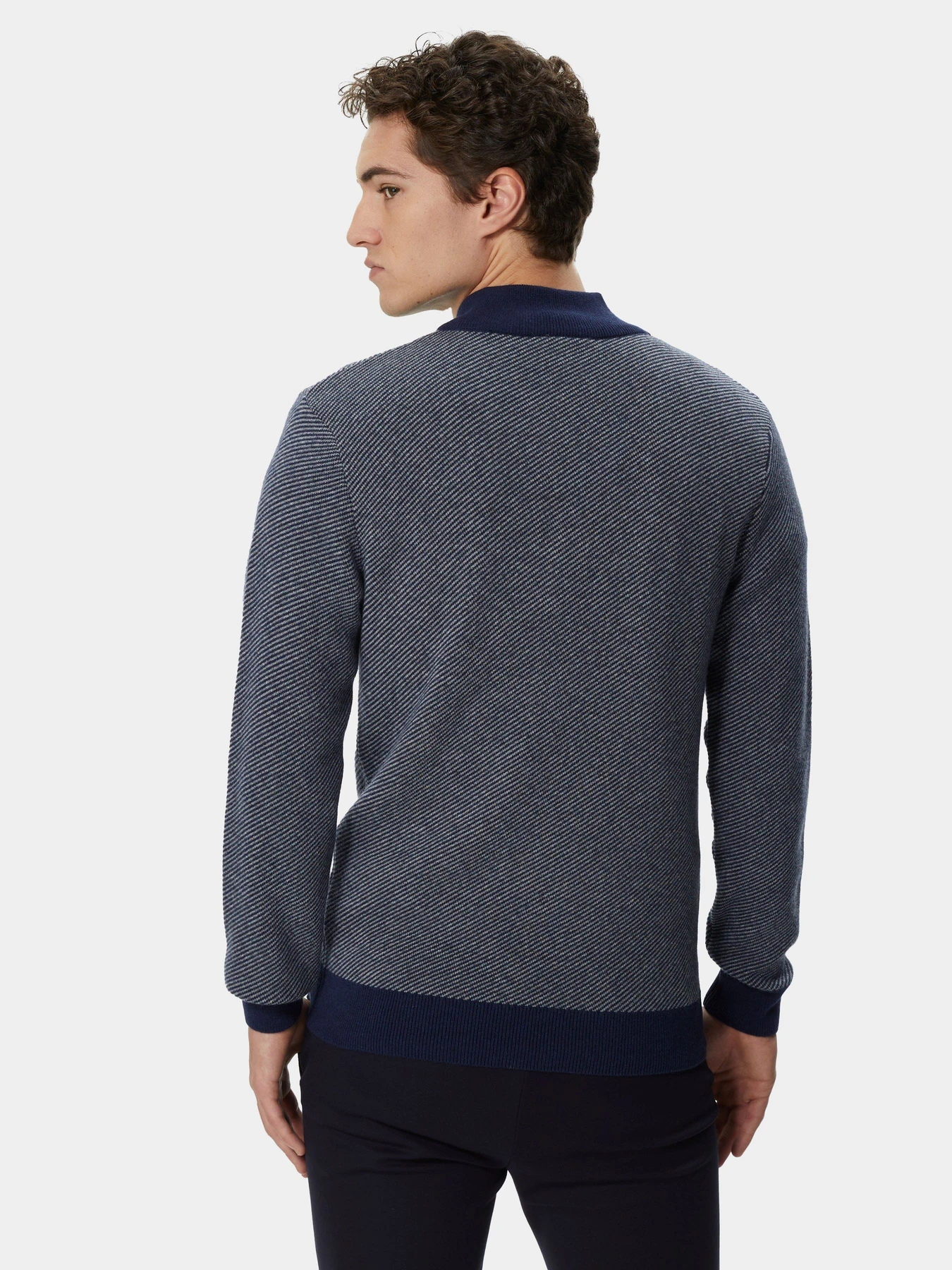 Худи и свитшоты Lacoste модель AH232222L Фото