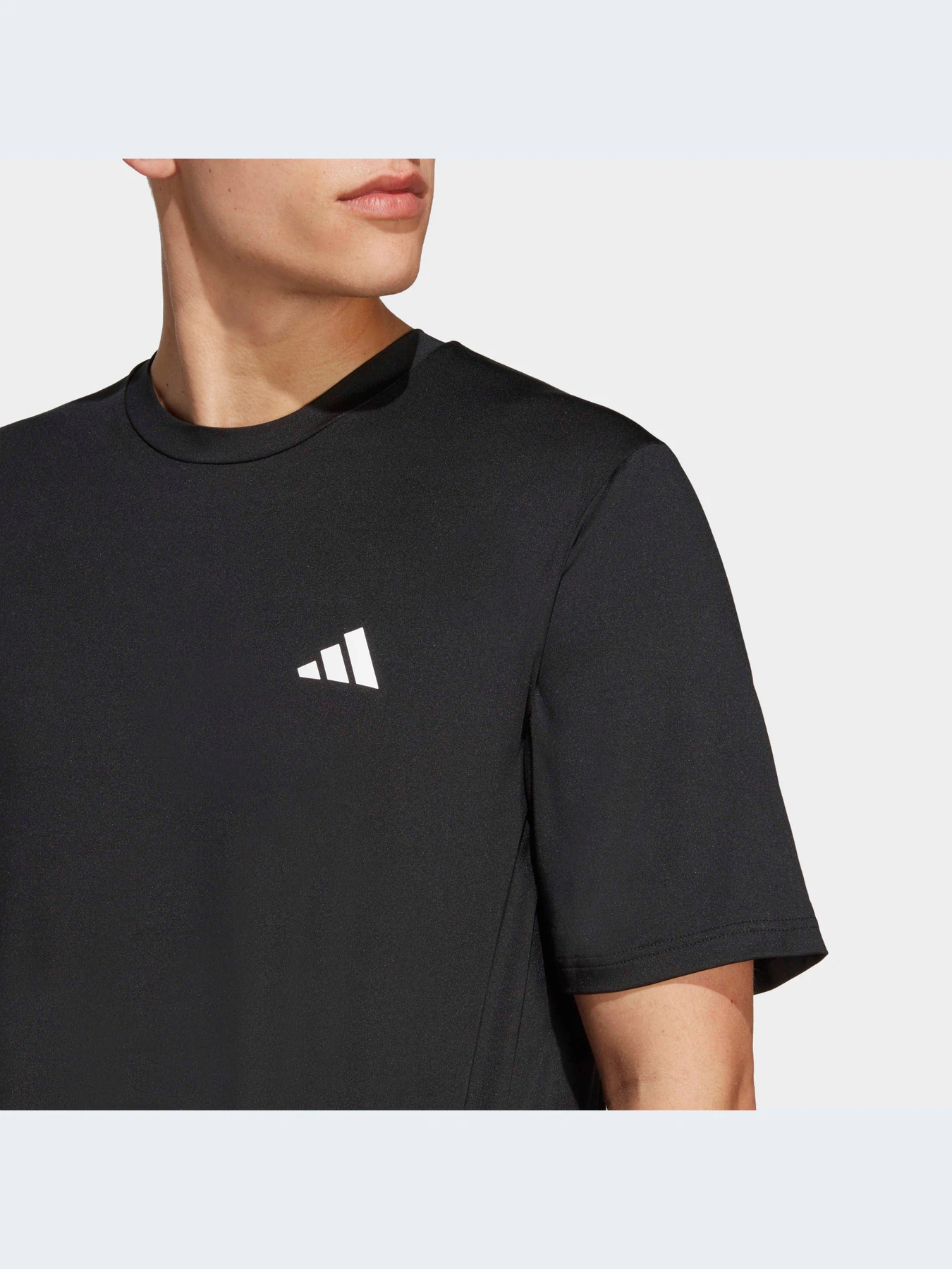 Футболки и поло Adidas модель IC7413 Футболки и поло Adidas модель IC7413 Фото