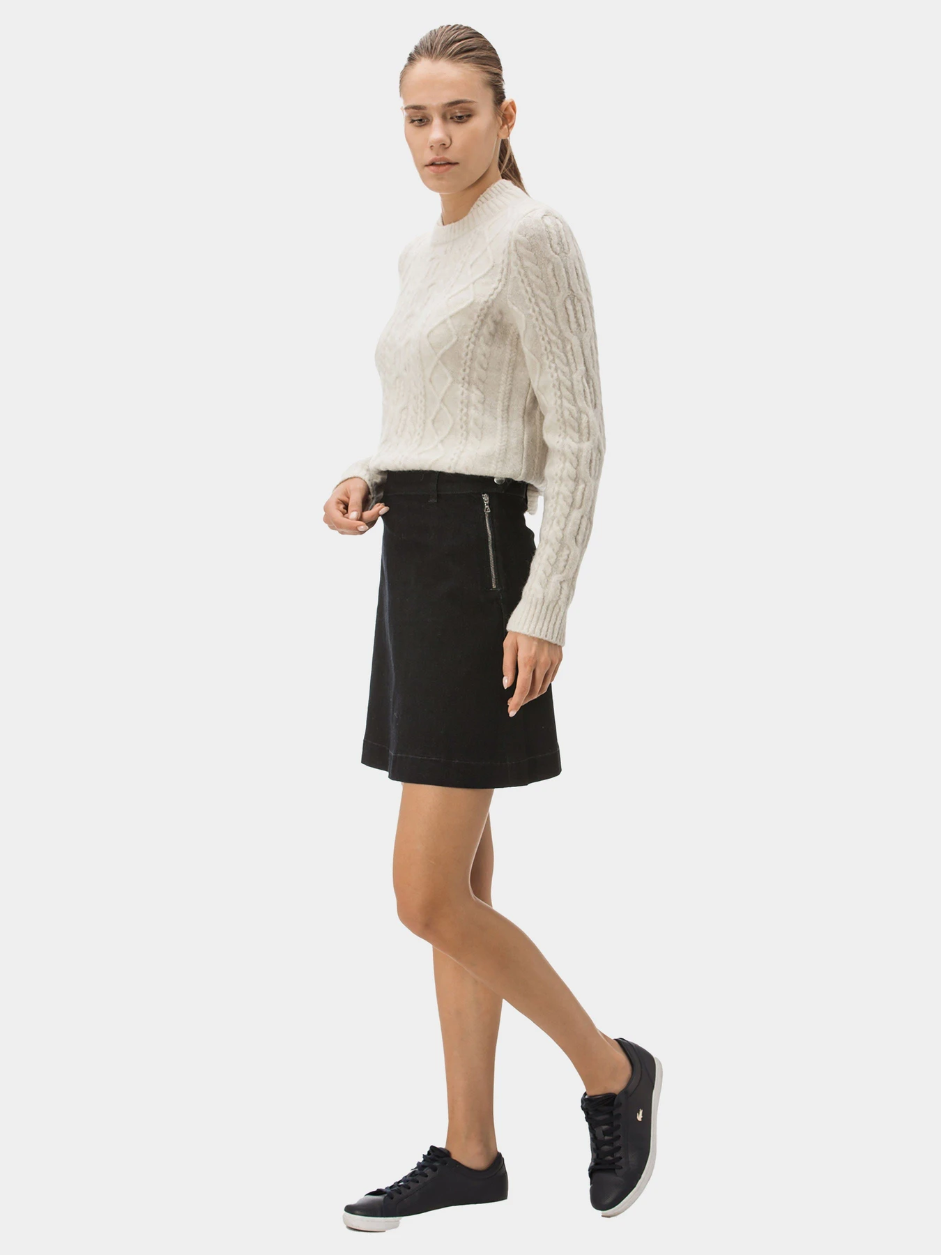 Юбки Lacoste модель JF190202L Юбки Lacoste модель JF190202L Фото