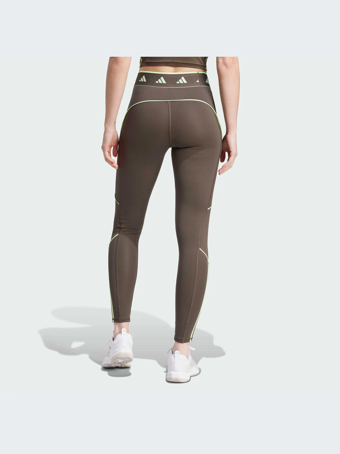 Брюки Adidas модель IS4054 Брюки Adidas модель IS4054 Фото