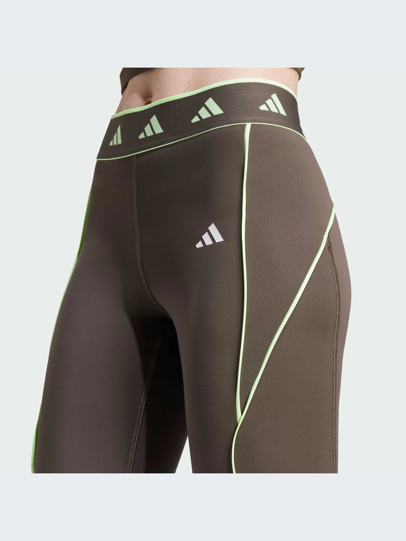 Брюки Adidas модель IS4054 Брюки Adidas модель IS4054 Фото