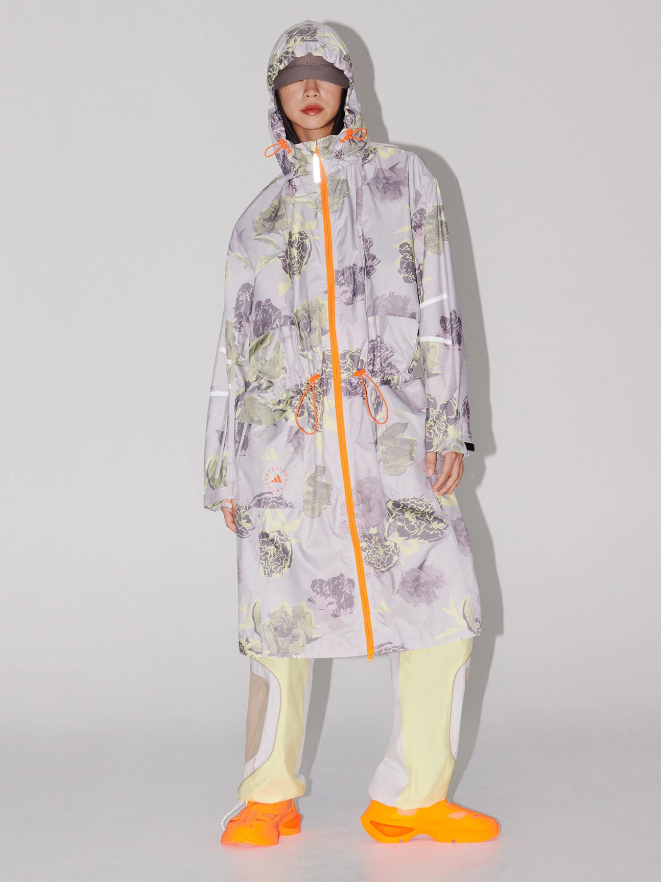 Куртки и дубленки Adidas by Stella McCartney модель IN3635 Куртки и дубленки Adidas by Stella McCartney модель IN3635 Фото