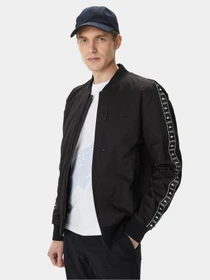 Куртки и дубленки Lacoste модель BH0410R031 Фото