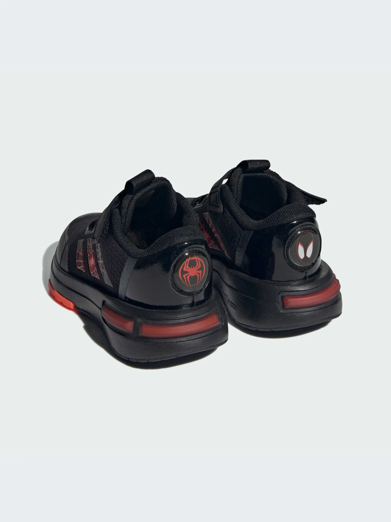Кросівки Adidas Marvel модель ID5236 Кросівки Adidas Marvel модель ID5236 Фото