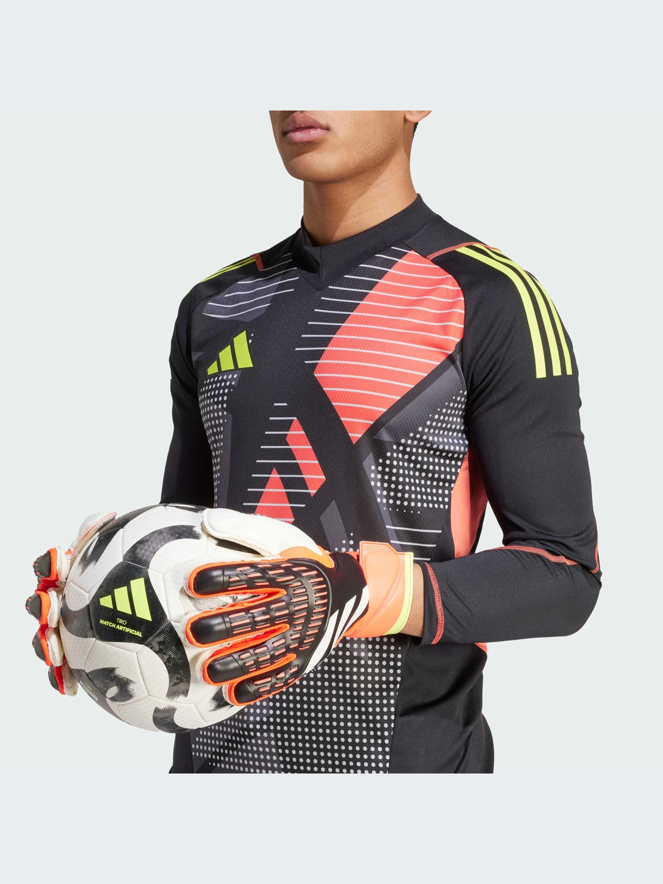 Перчатки для спорта Adidas Predator модель IQ4037 Фото