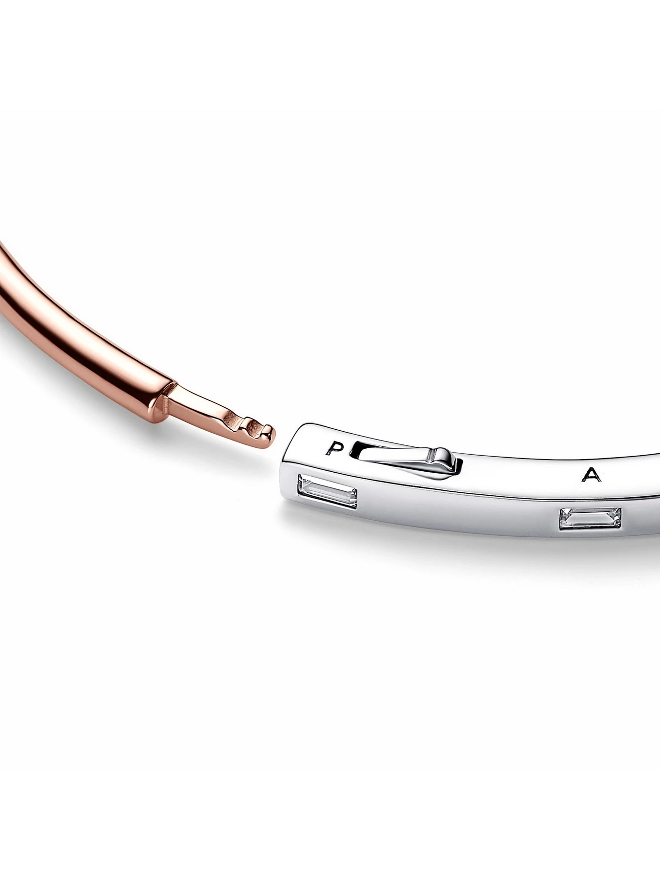 Бангли PANDORA модель 582740C01 Бангли PANDORA модель 582740C01 Фото