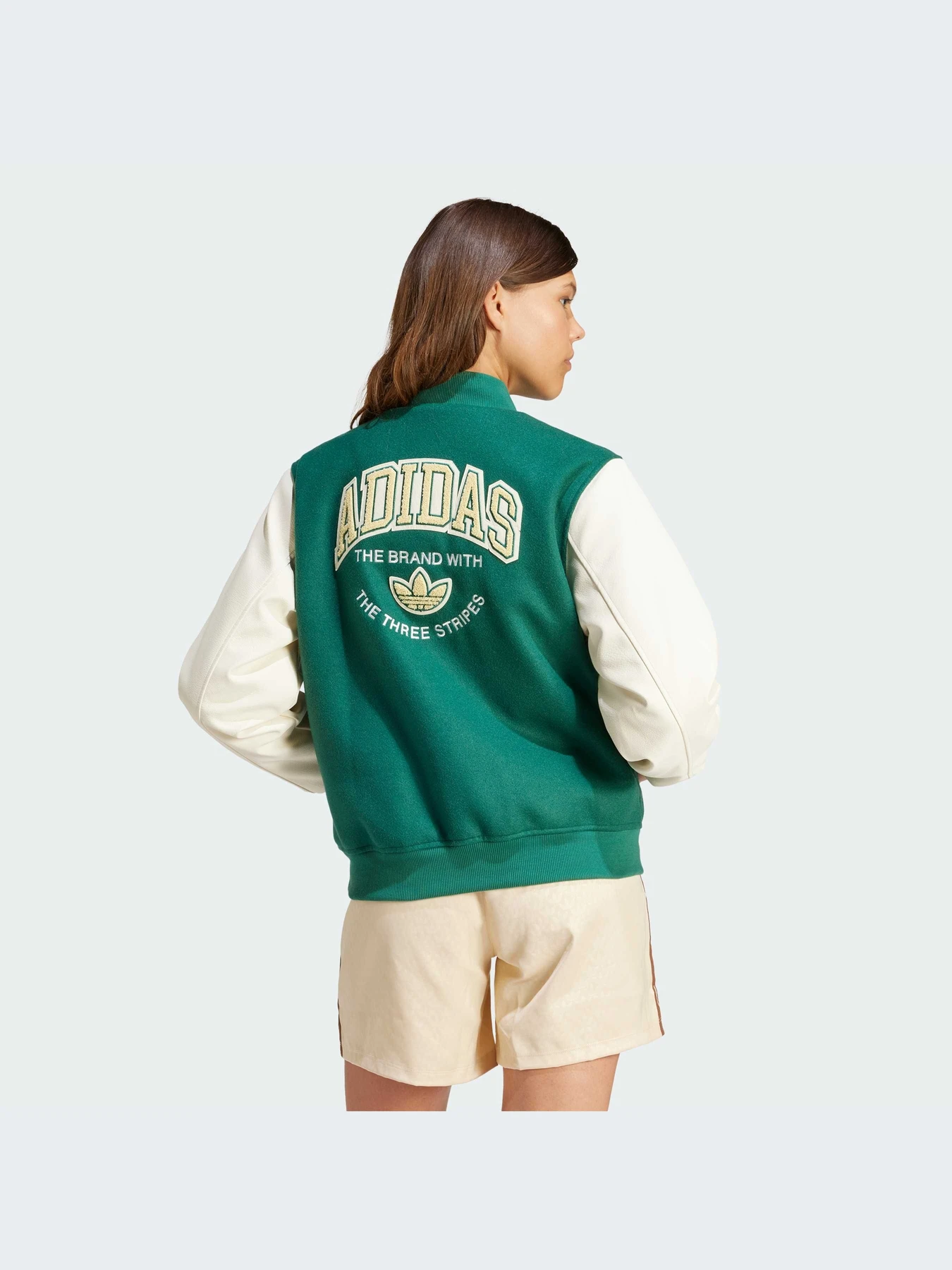 Куртки и дубленки Adidas Graphics модель IT7826 Куртки и дубленки Adidas Graphics модель IT7826 Фото