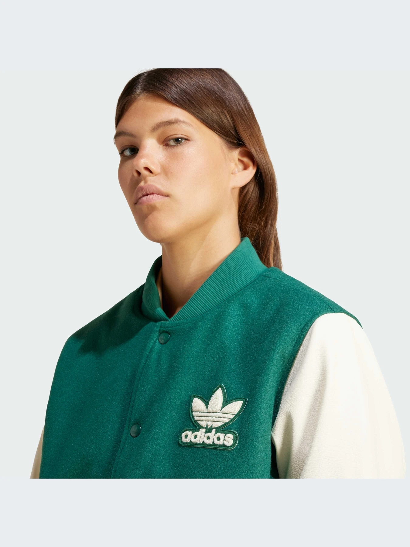 Куртки и дубленки Adidas Graphics модель IT7826 Куртки и дубленки Adidas Graphics модель IT7826 Фото