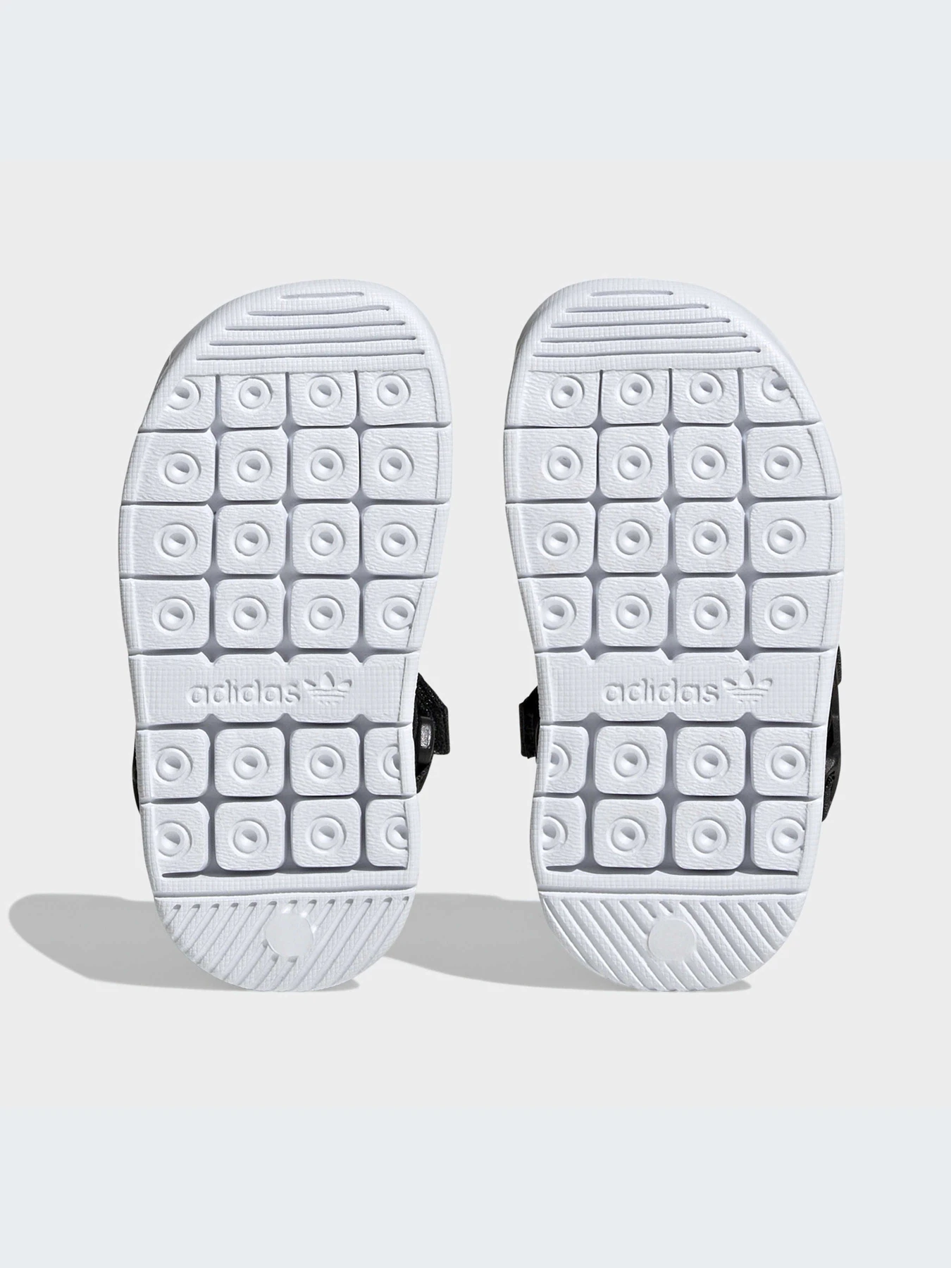 Сандалии Adidas модель HQ6050 Фото
