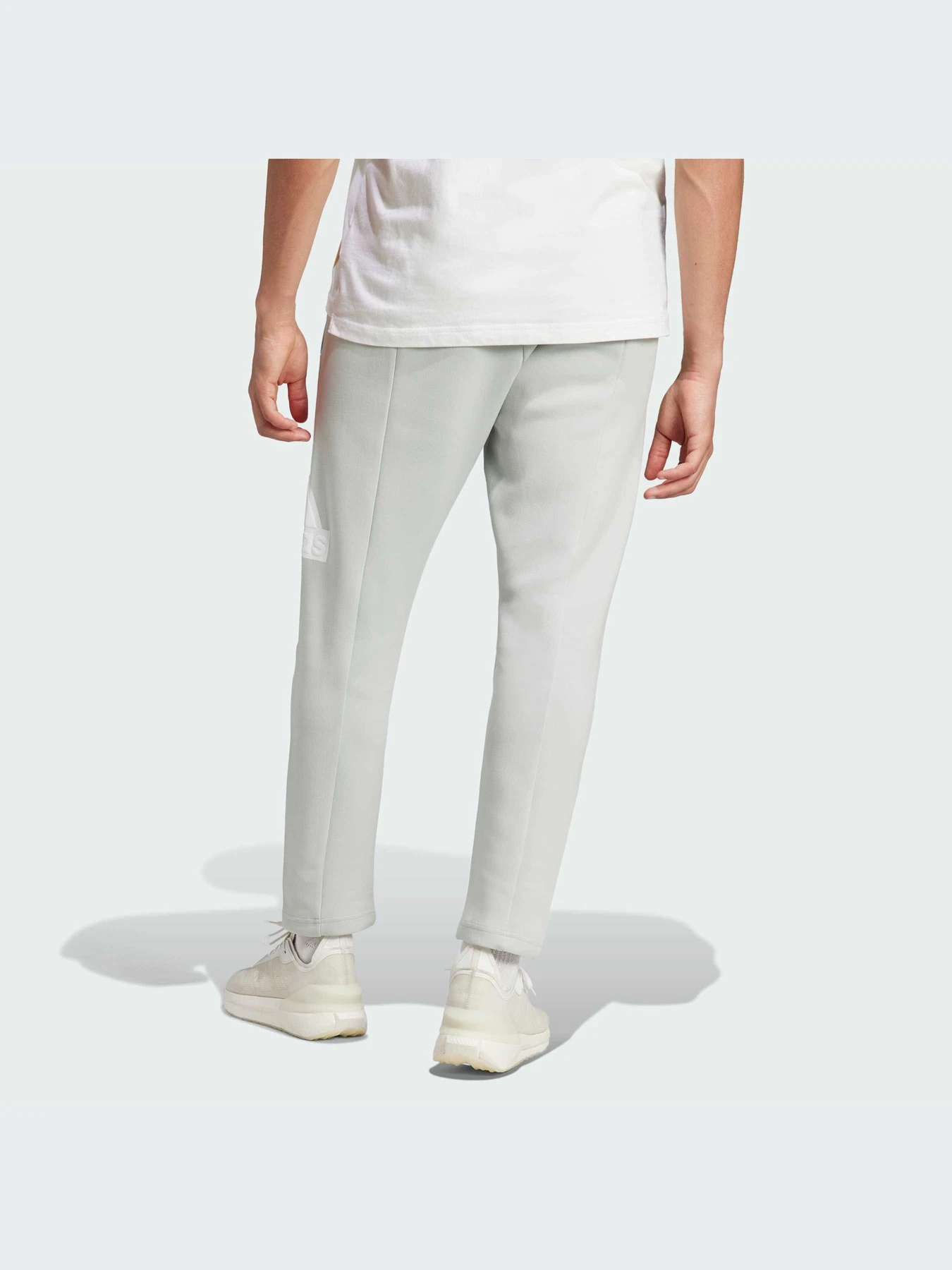 Брюки Adidas Культовые силуэты модель IJ6402 Брюки Adidas Культовые силуэты модель IJ6402 Фото