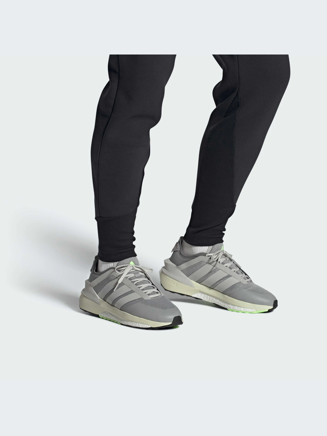 Кросівки Adidas AVRYN модель IE2640 Кросівки Adidas AVRYN модель IE2640 Фото