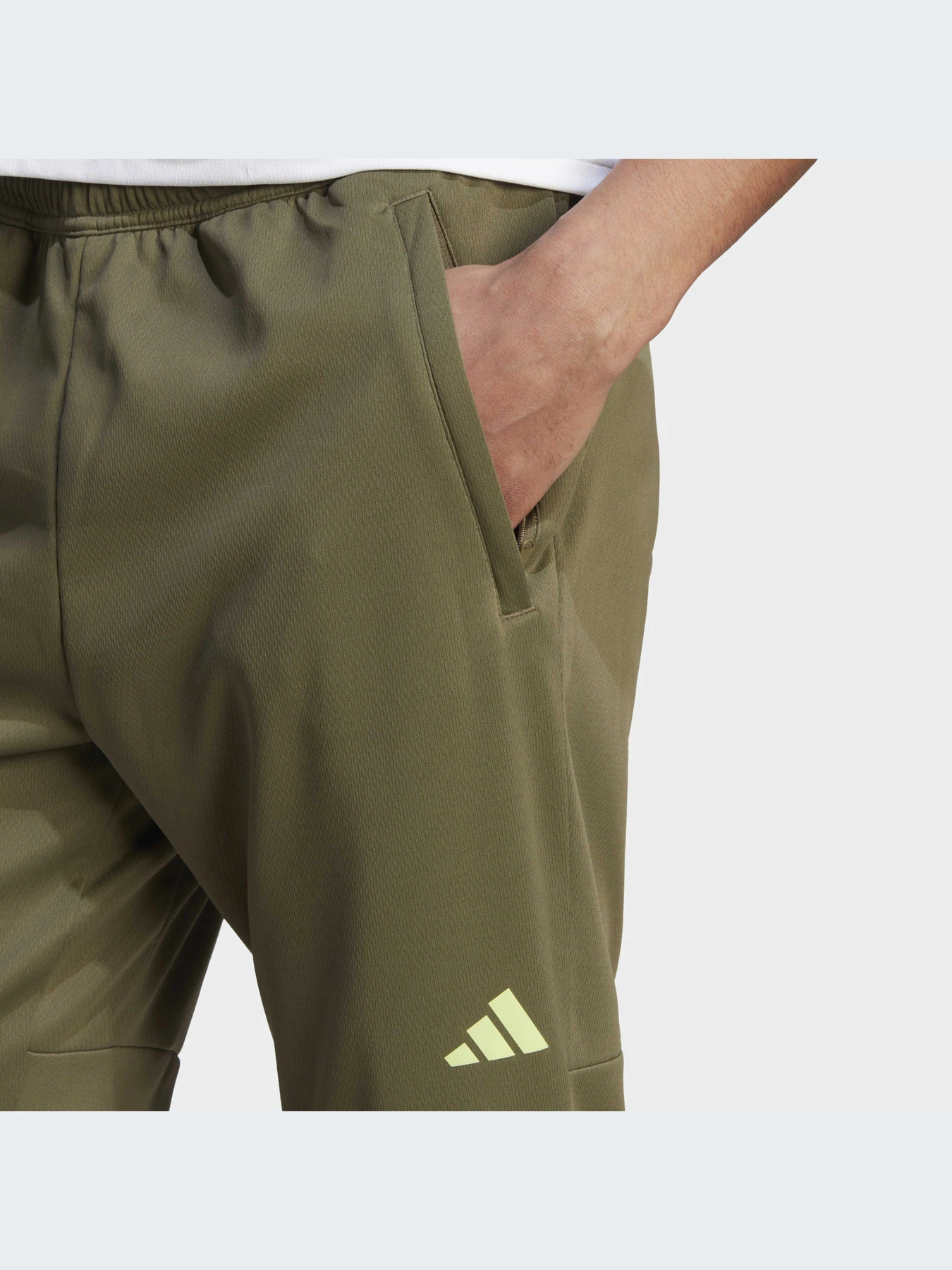 Брюки Adidas модель IJ9611 Брюки Adidas модель IJ9611 Фото