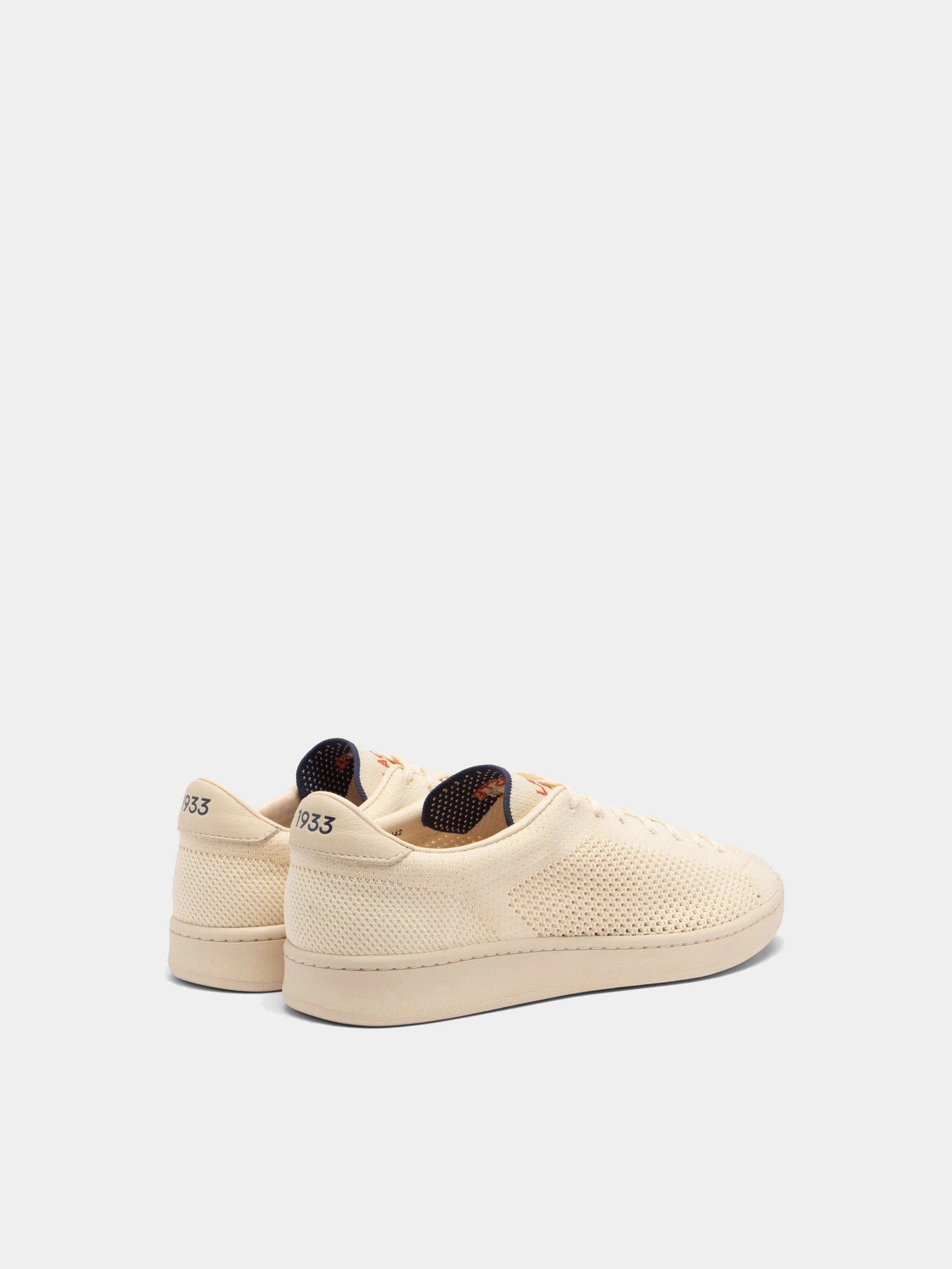 Кеды Lacoste Carnaby модель 747SFA0091BW7 Кеды Lacoste Carnaby модель 747SFA0091BW7 Фото