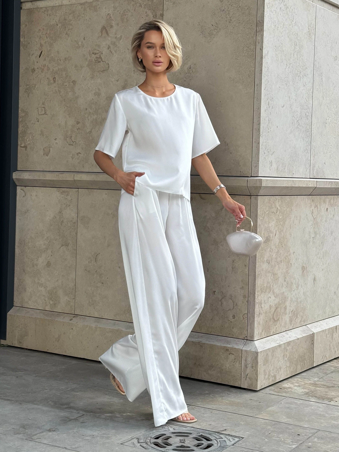 Костюмы Jadone Fashion модель Kapriz_Vir_bila Костюмы Jadone Fashion модель Kapriz_Vir_bila Фото
